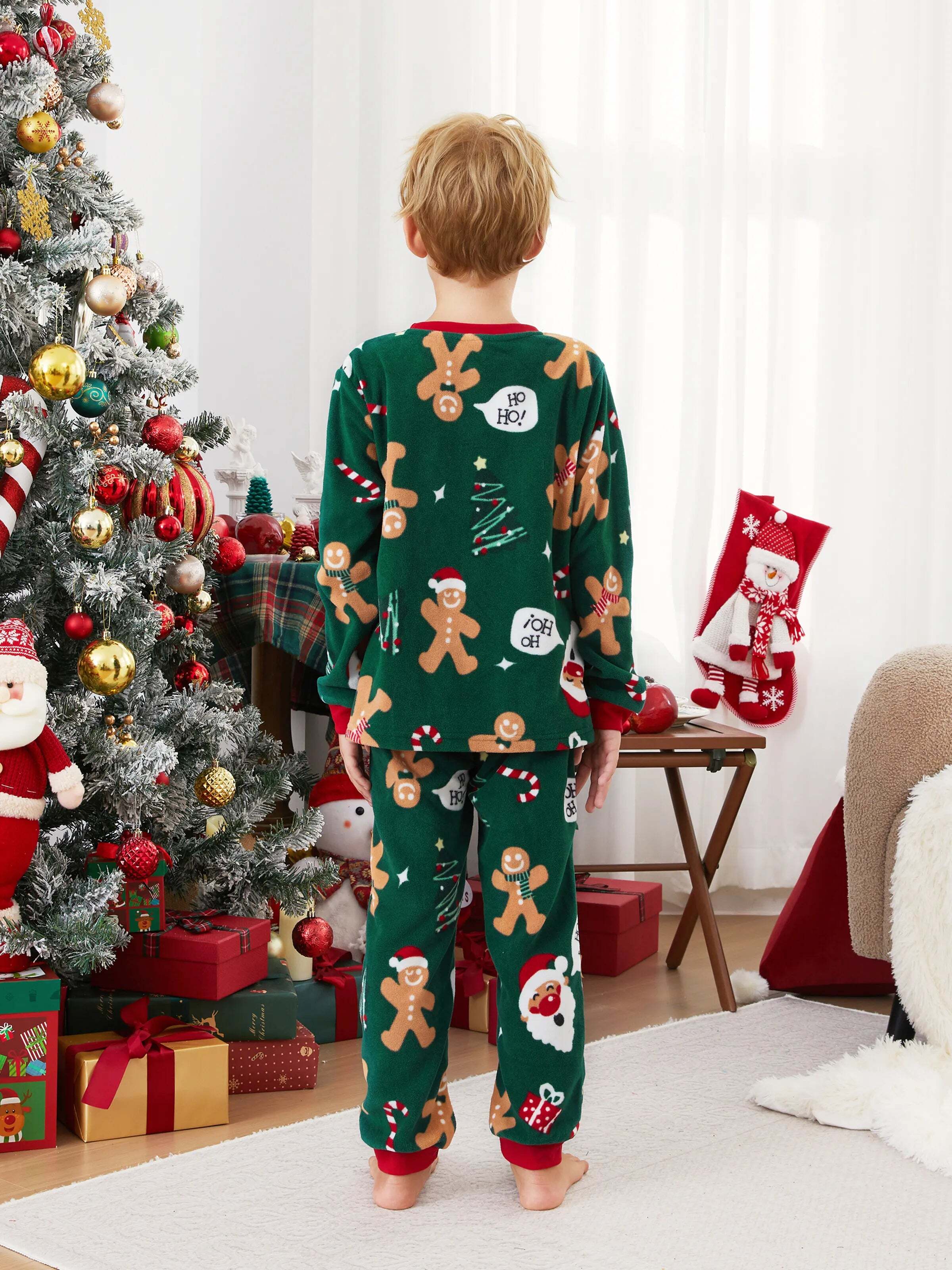 Christmas Pajamas Family Matching Fleece Gingerbread Man Long Sleeves Pajamas Sets with Christmas Socks Dark Green