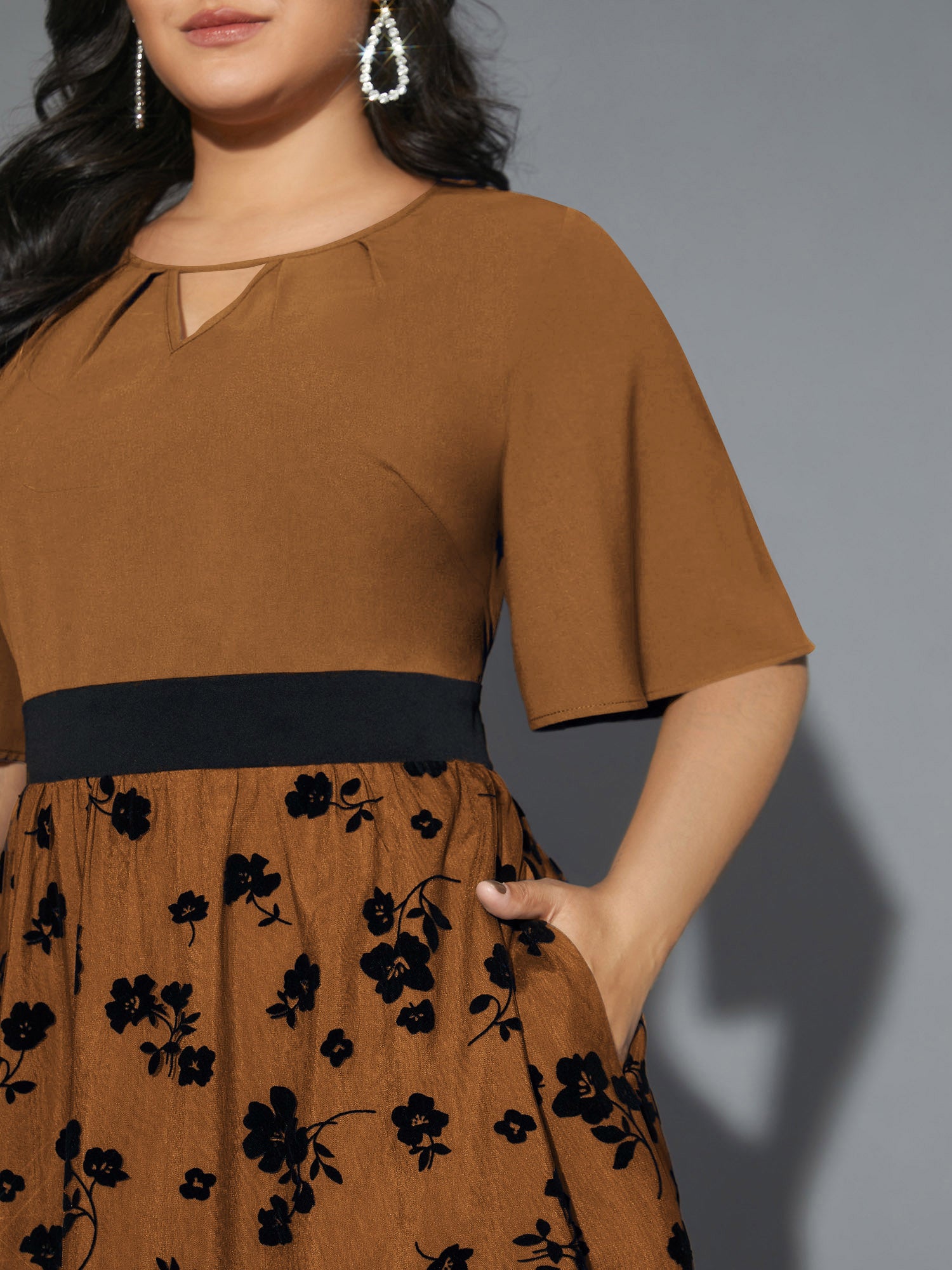 Floral Embroidered Mesh keyhole Dress