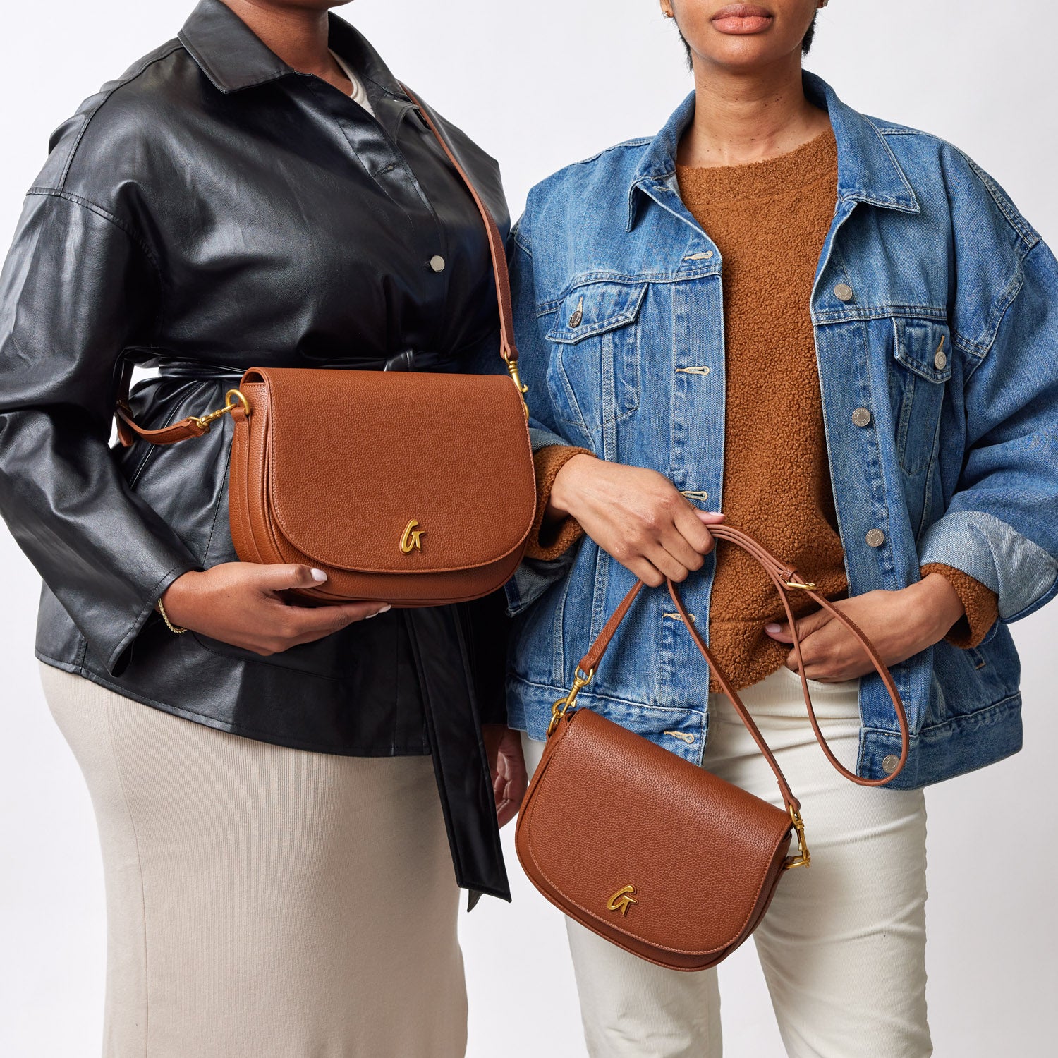 LARGE PEBBLE SHOULDER BAG - BROWN