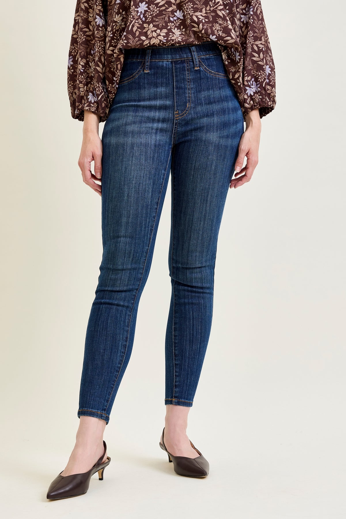 Sue Patch Pocket Pull-On Classic Skinny Jeans