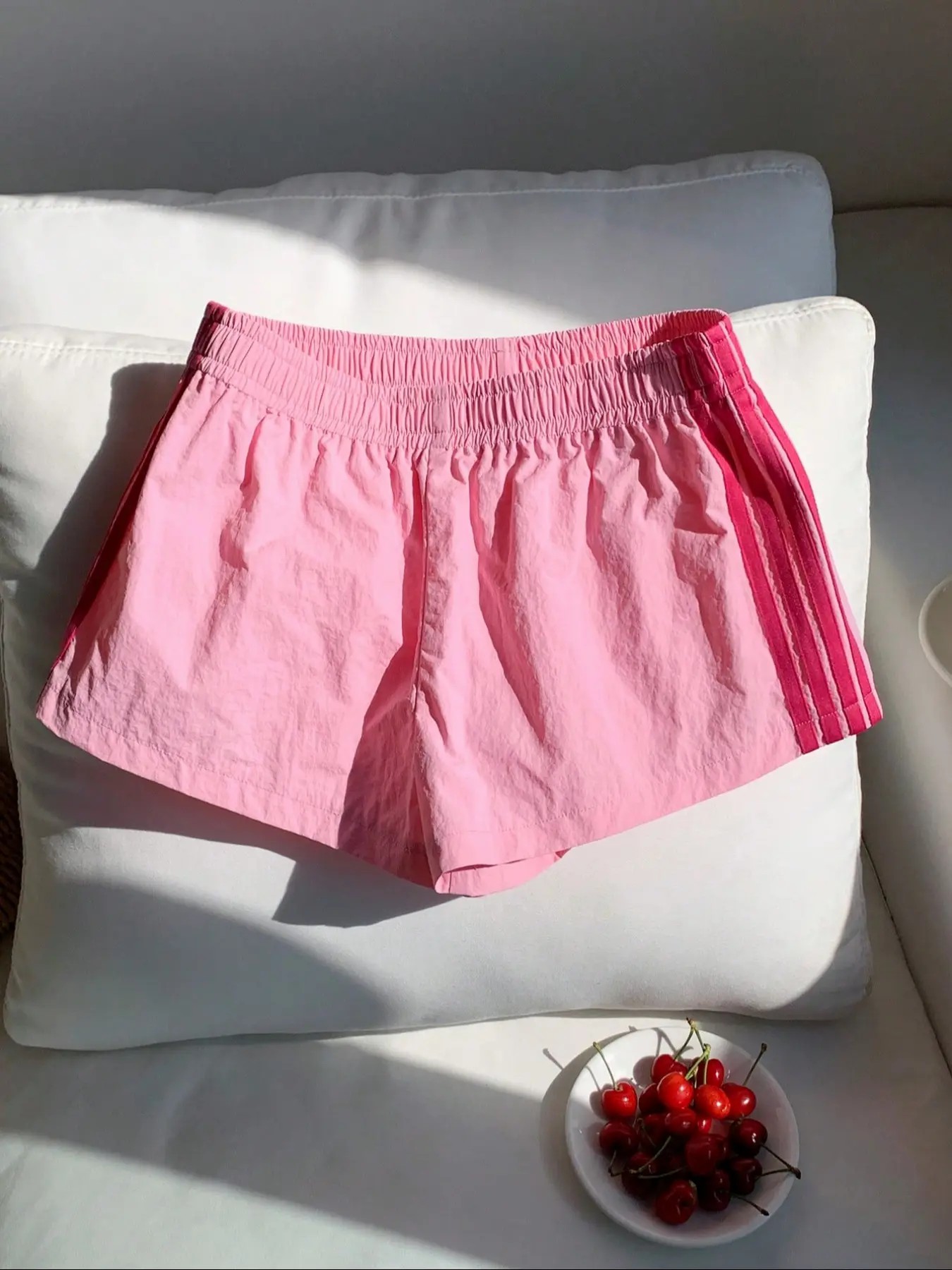 Unisex Side Stripe Deep Gym Shorts – Lightweight Quick-Dry Running Shorts