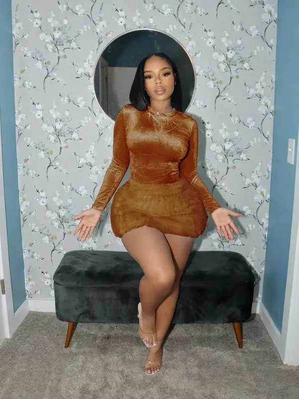 Women's Fashionable Autumn Winter Sexy Slim-Fit Jumpsuit Set, Plush Short Skirt Two-Piece, Stylish & Versatile Design