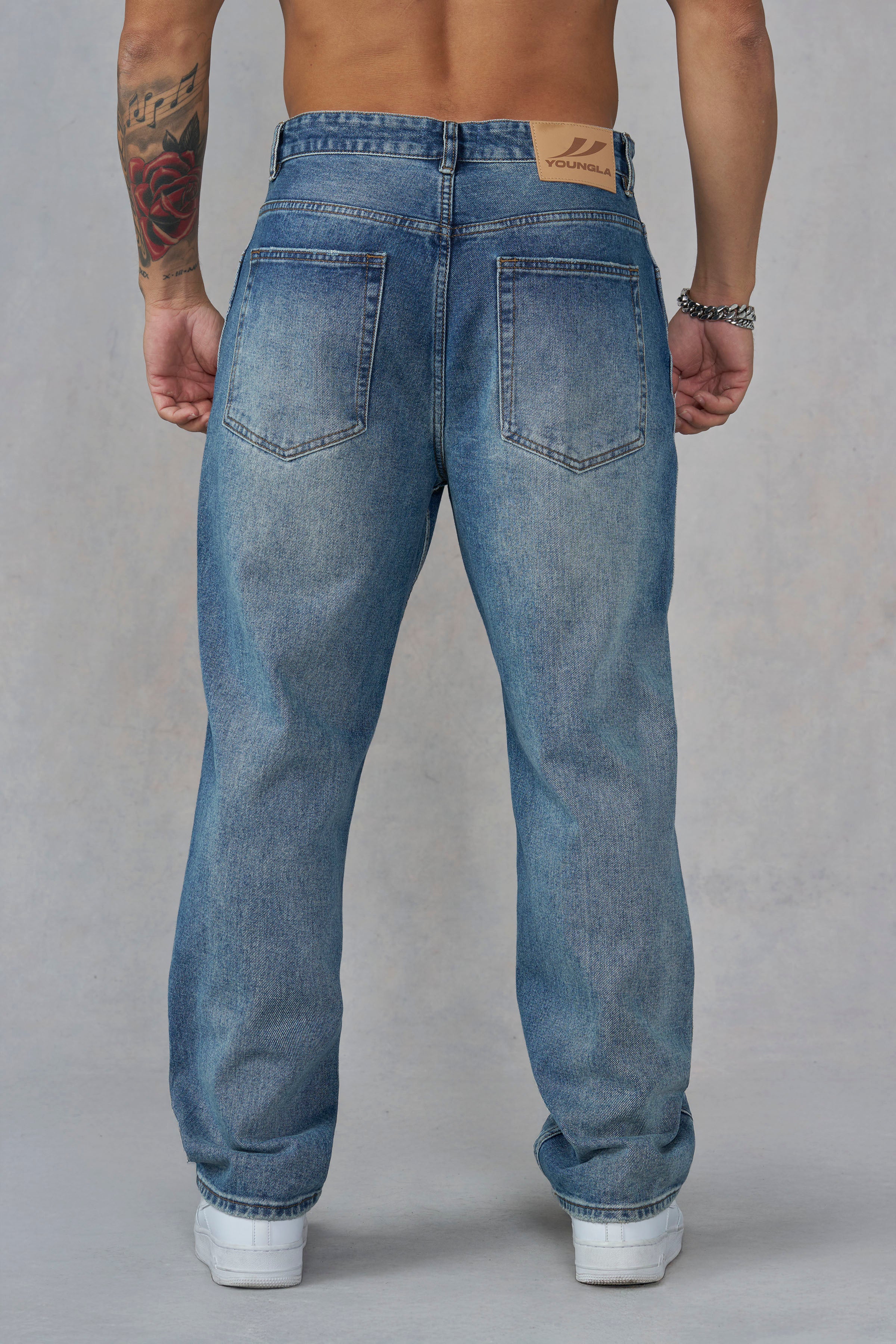 6052 - Straight Cut Jeans