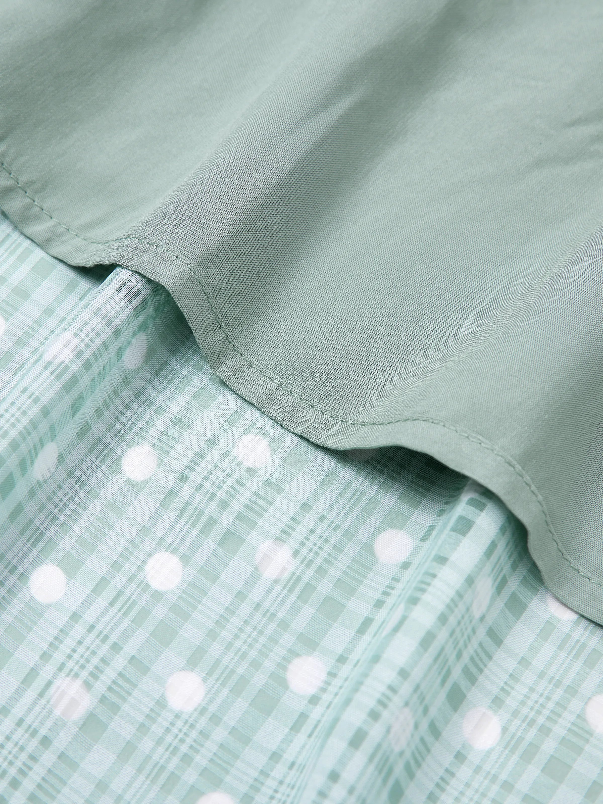 Family Matching T-Shirt & Dress Set Polka Dot Puff-sleeve Dress for Mom, Daughter & Baby, Color Block Cotton Tee for Dad & Son, Perfect for Family Outings & Photos Light Green