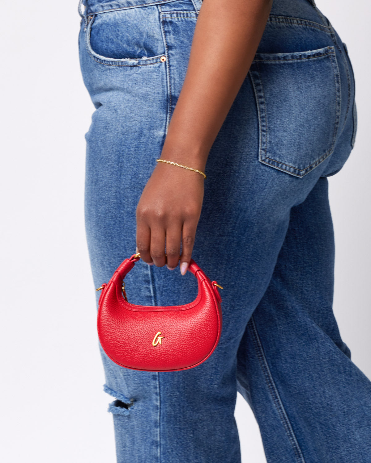 NANO PEBBLE HOBO BAG - RED