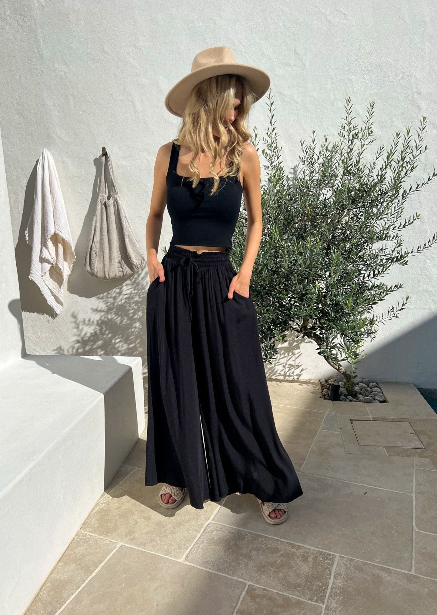 Ally Cropped Top - Black