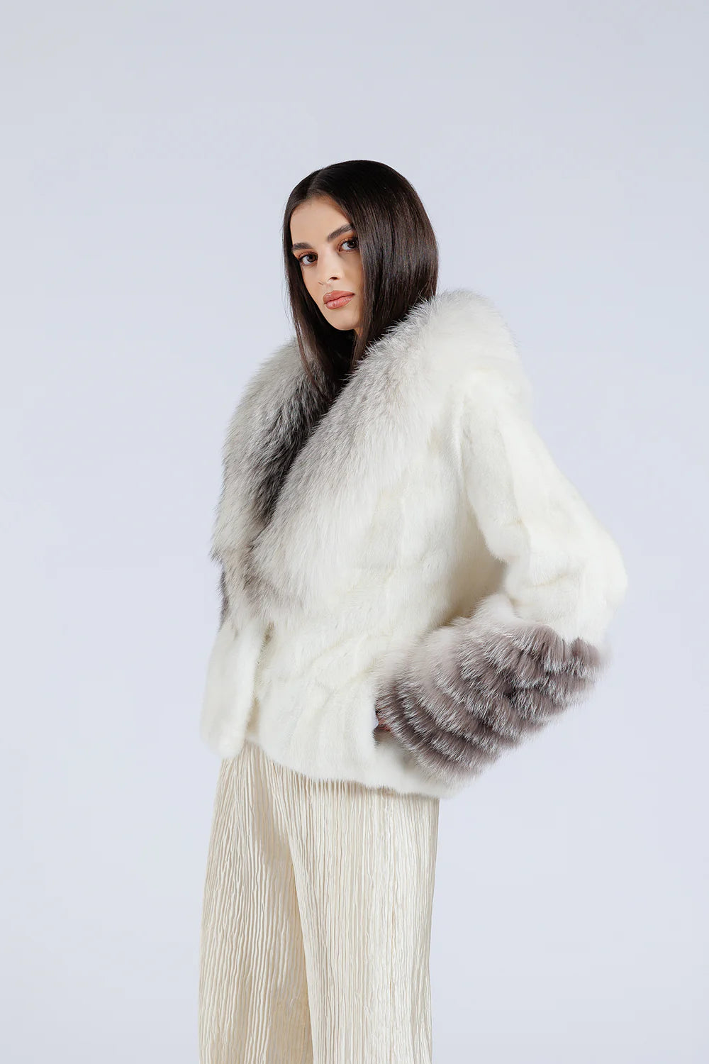 Haină din Blană Naturală de Vizon, cu Guler și Manșete din Blană Naturală de Vulpe, Femei, Imperial White 207