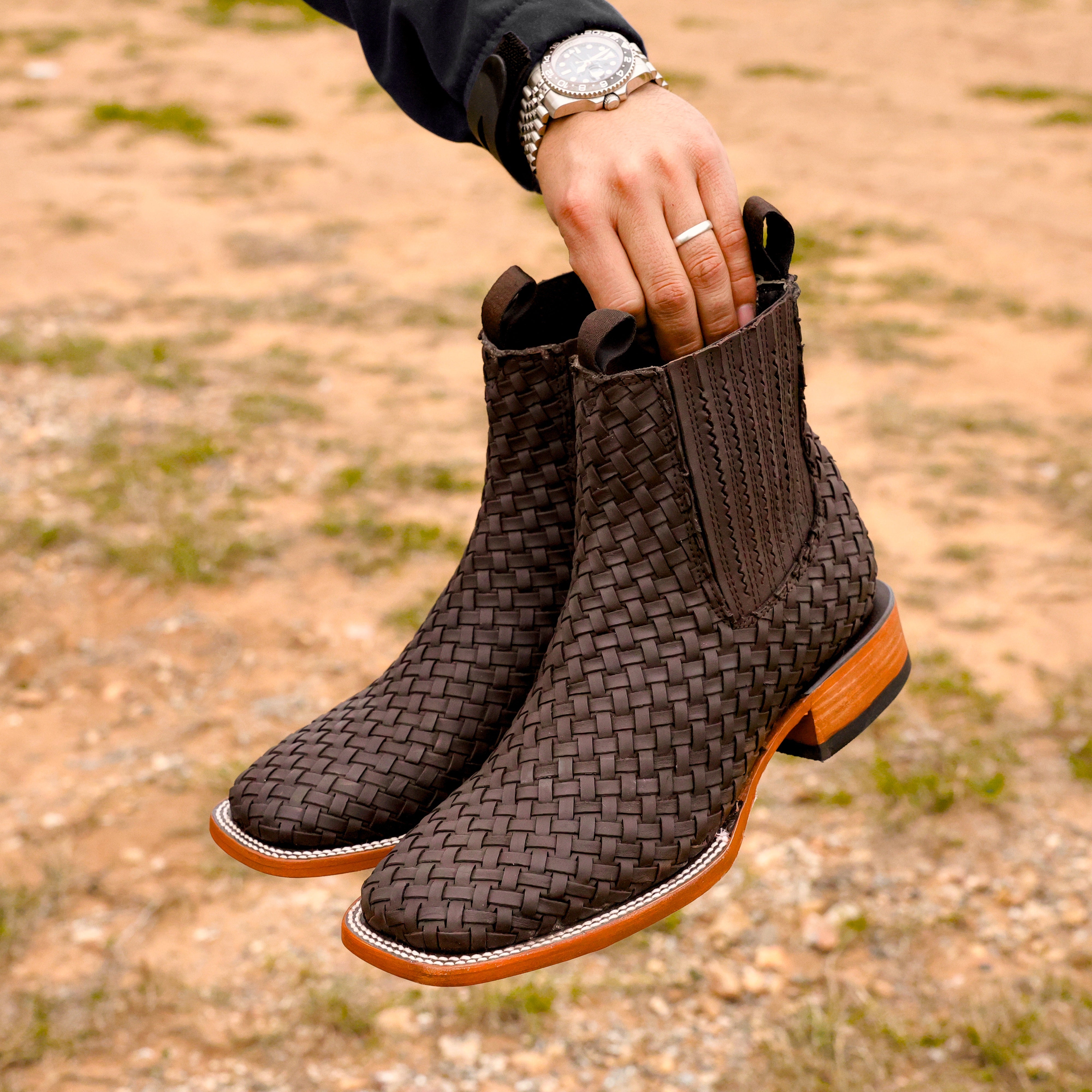 Chocolate Matte Brown Basketweave Leather Botines - Square Toe