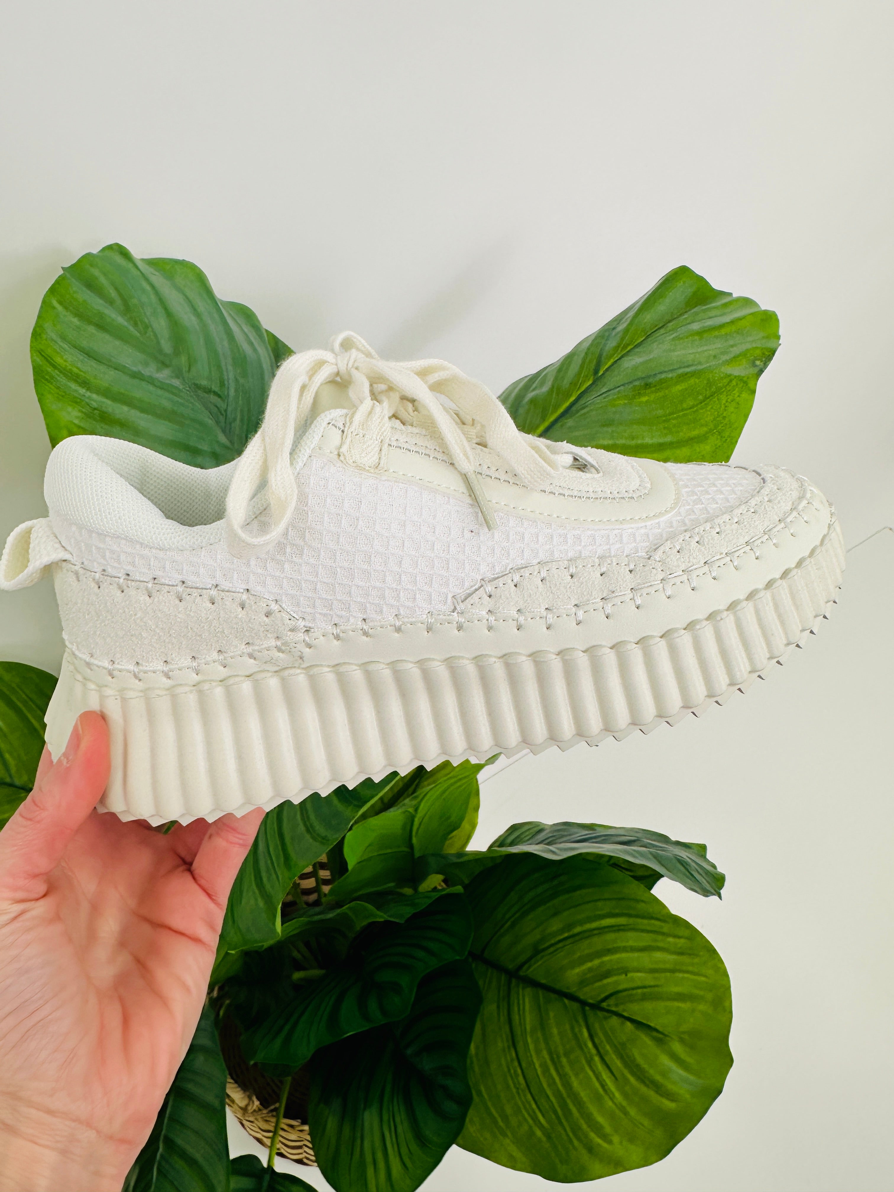 Rise And Stride Sneakers In White