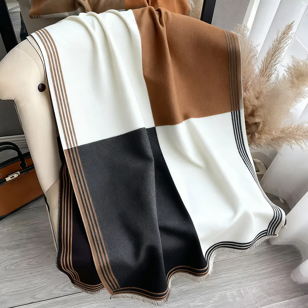 Women's Colorblock Tassel Decor Scarf