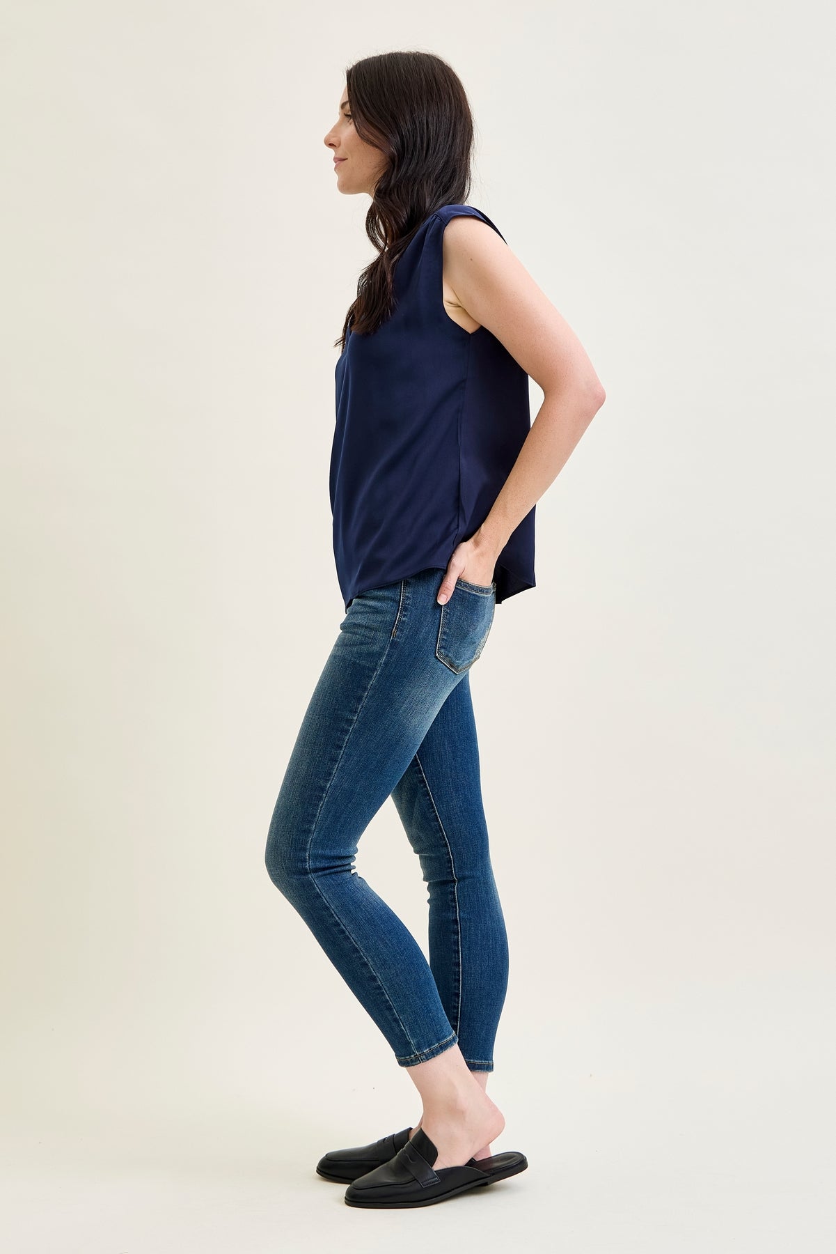 Angie Mid Rise Comfy Chic 27