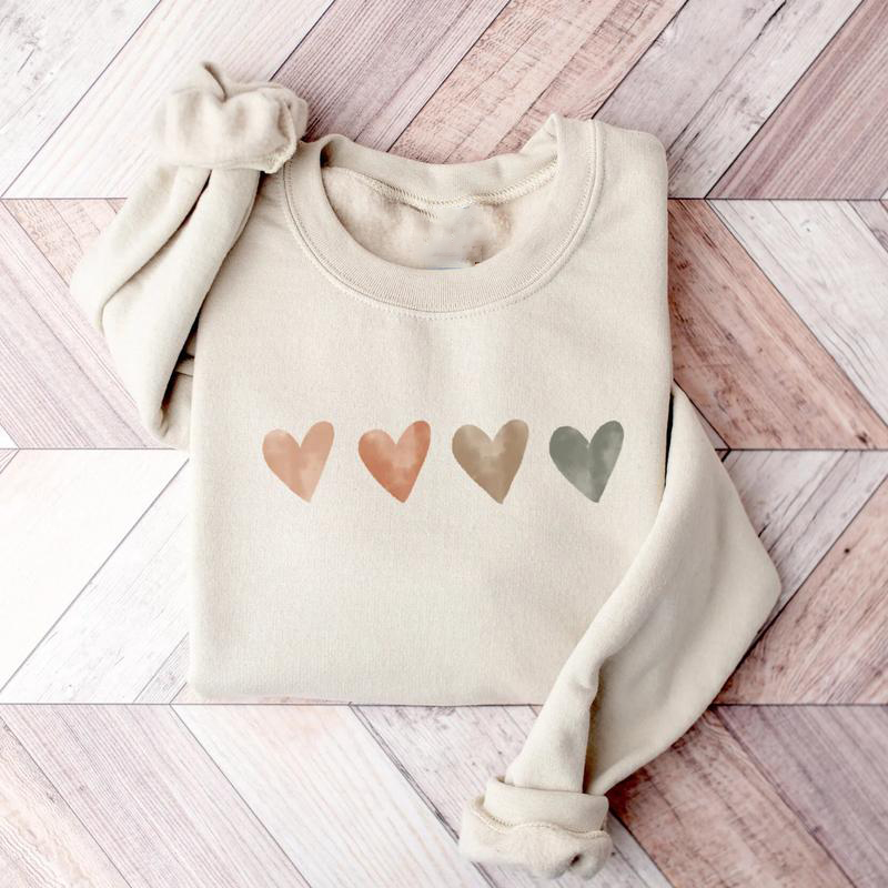 Women’s Cozy Heart Graphic Sweatshirt
