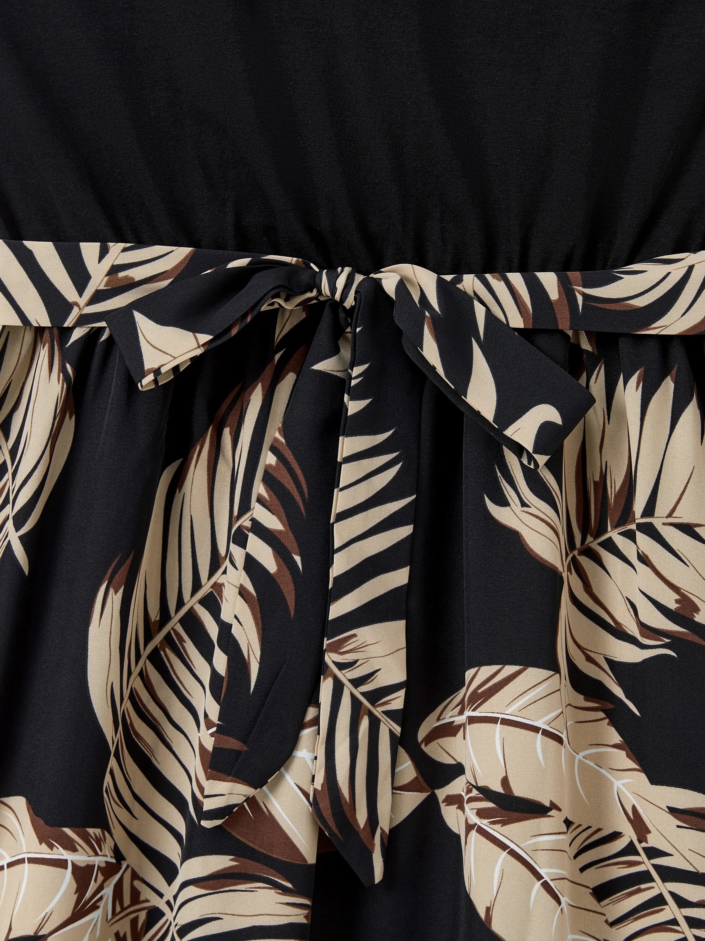 Mommy and Me Family Matching Floral Print Belted Cami Dresses And Solid Short Sleeve Tops Sets Black