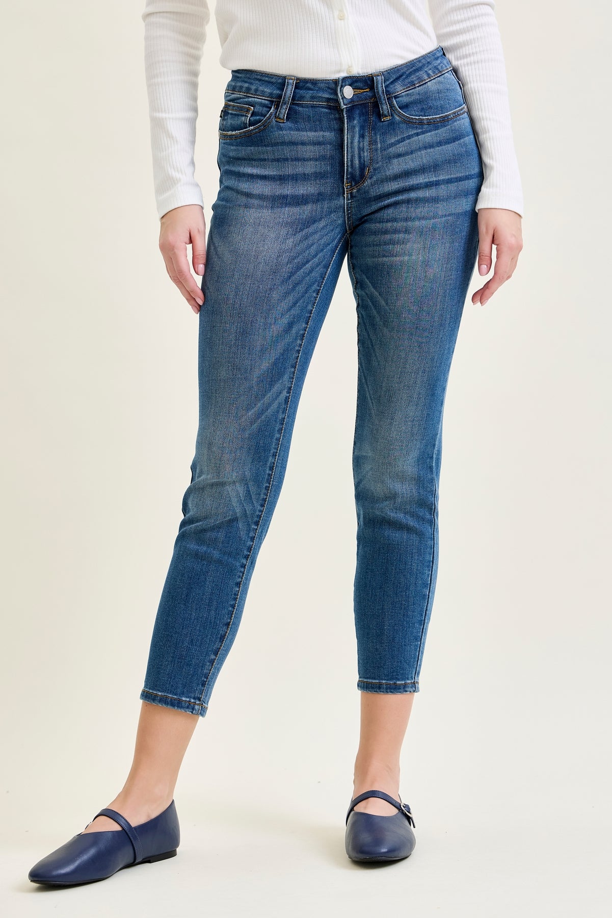 Abbey Relaxed Fit in Vintage Wash