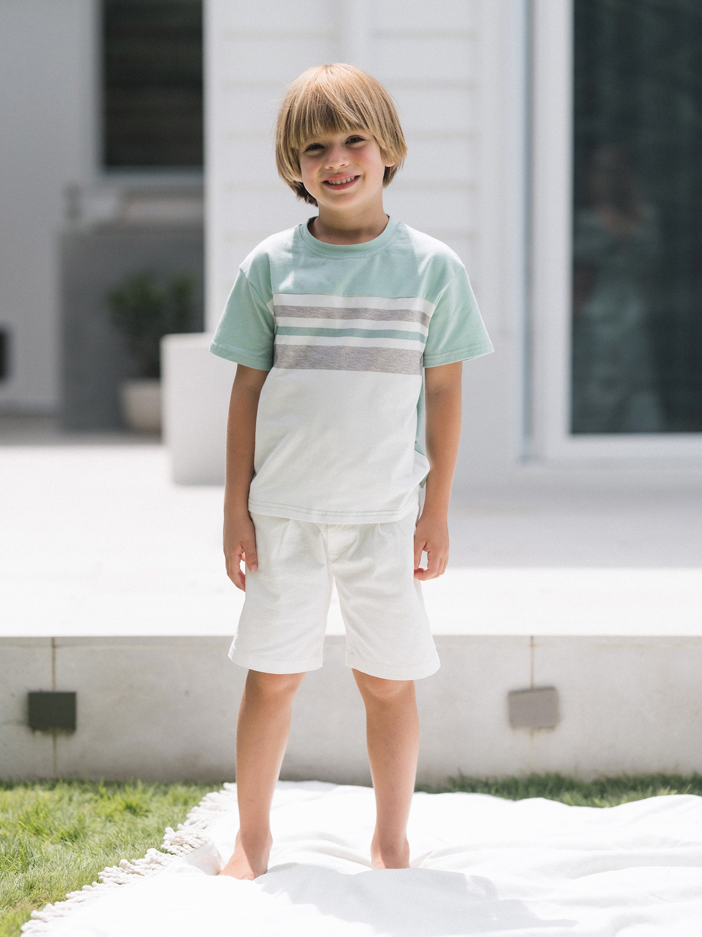 Family Matching T-Shirt & Dress Set Polka Dot Puff-sleeve Dress for Mom, Daughter & Baby, Color Block Cotton Tee for Dad & Son, Perfect for Family Outings & Photos Light Green