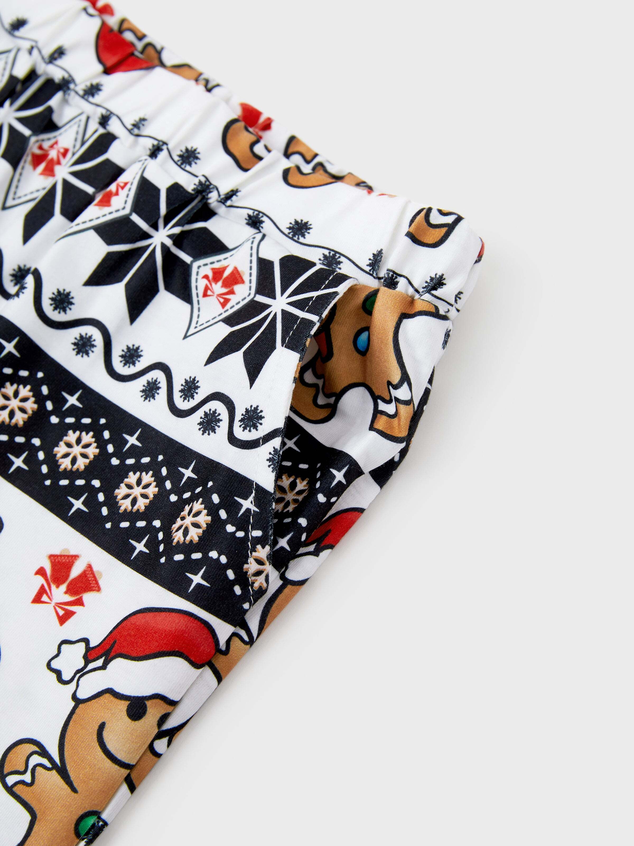 Christmas Family Matching Raglan Sleeves Gingerbread Man Pajamas Sets with Drawstring and Pockets with Christmas Socks red/black