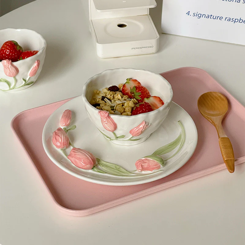 Sculpted Tulip Porcelain Tableware