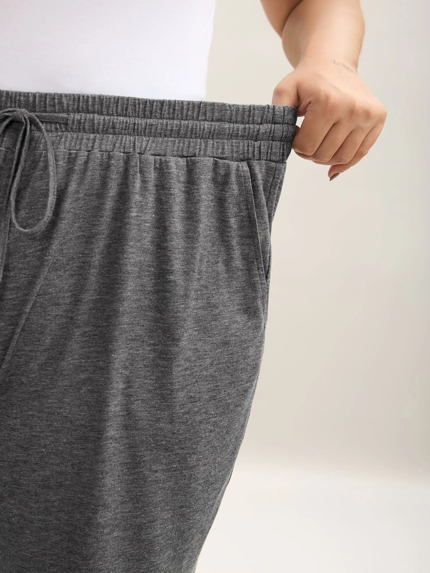 👖Women’s Relaxed Wide-Leg Capri Lounge Pants with Drawstring Pockets