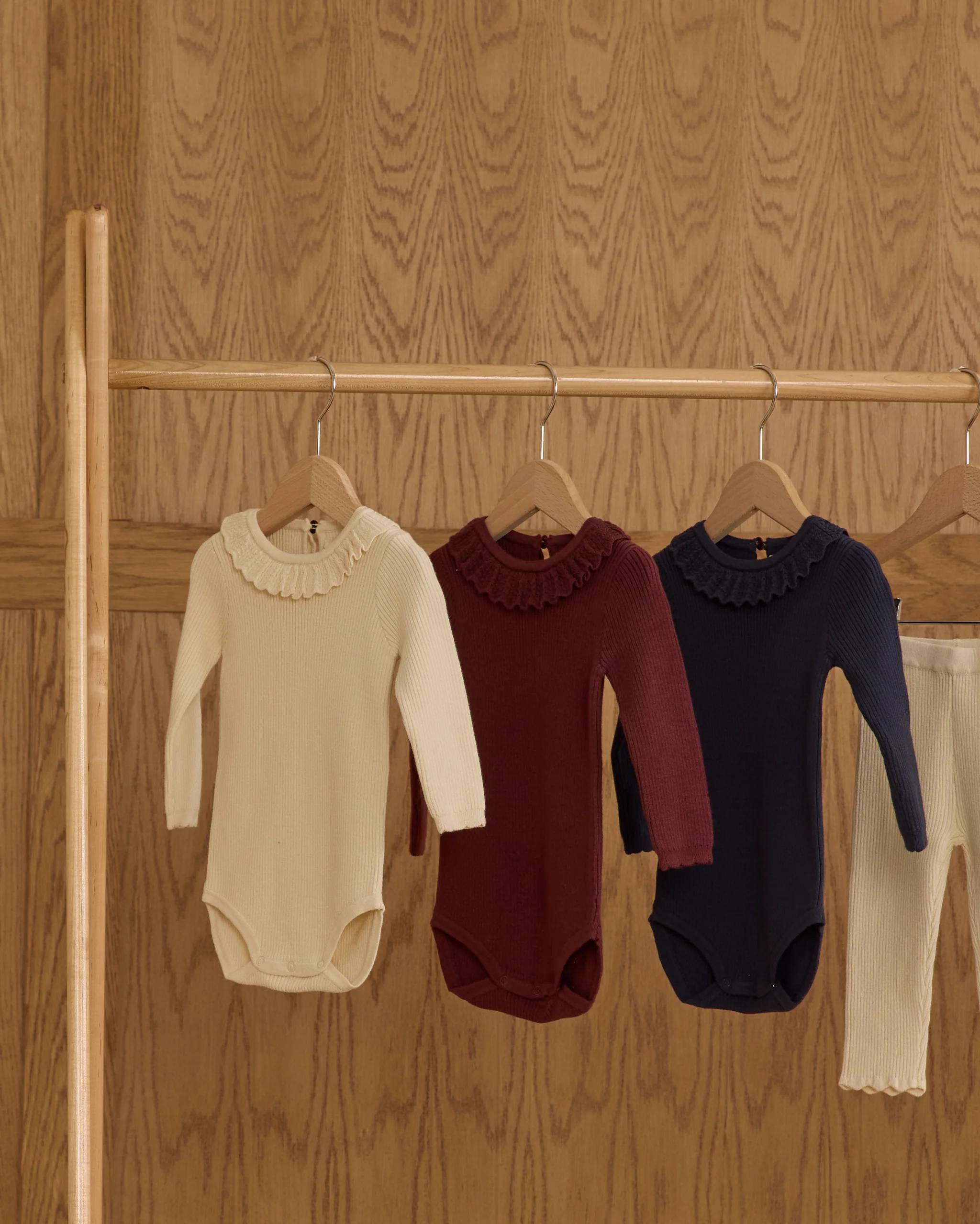 Ruffle Collar Bodysuit || Burgundy