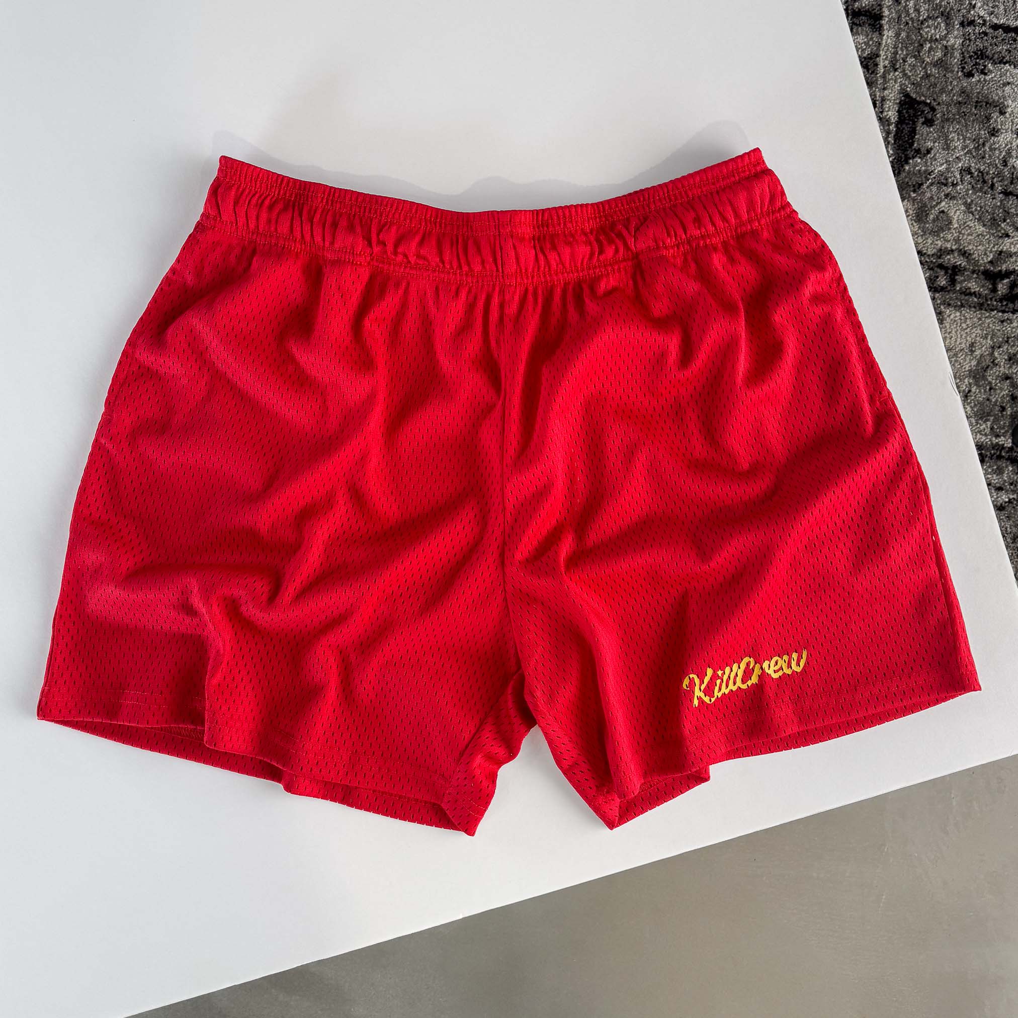 VENTED MESH SHORTS SCRIPT - RED / GOLD