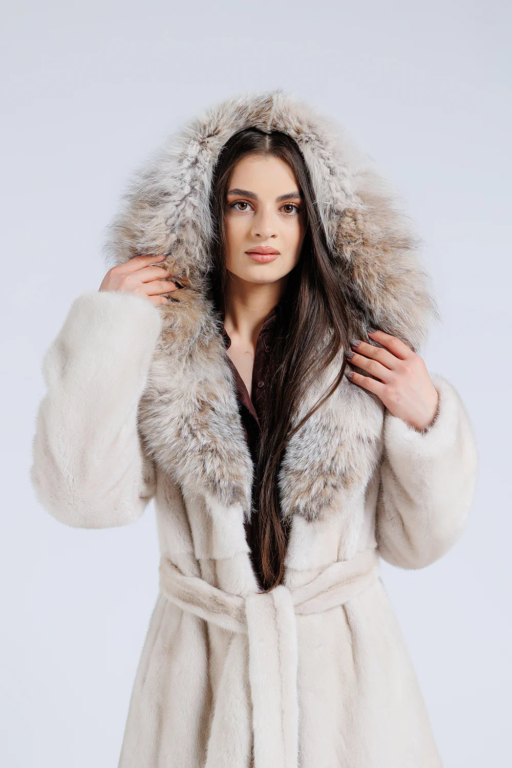 Haină din Blană Naturală de Vizon, cu Glugă din Blană Naturală de Lynx, Cordon din Blană, Femei, Pearl 199
