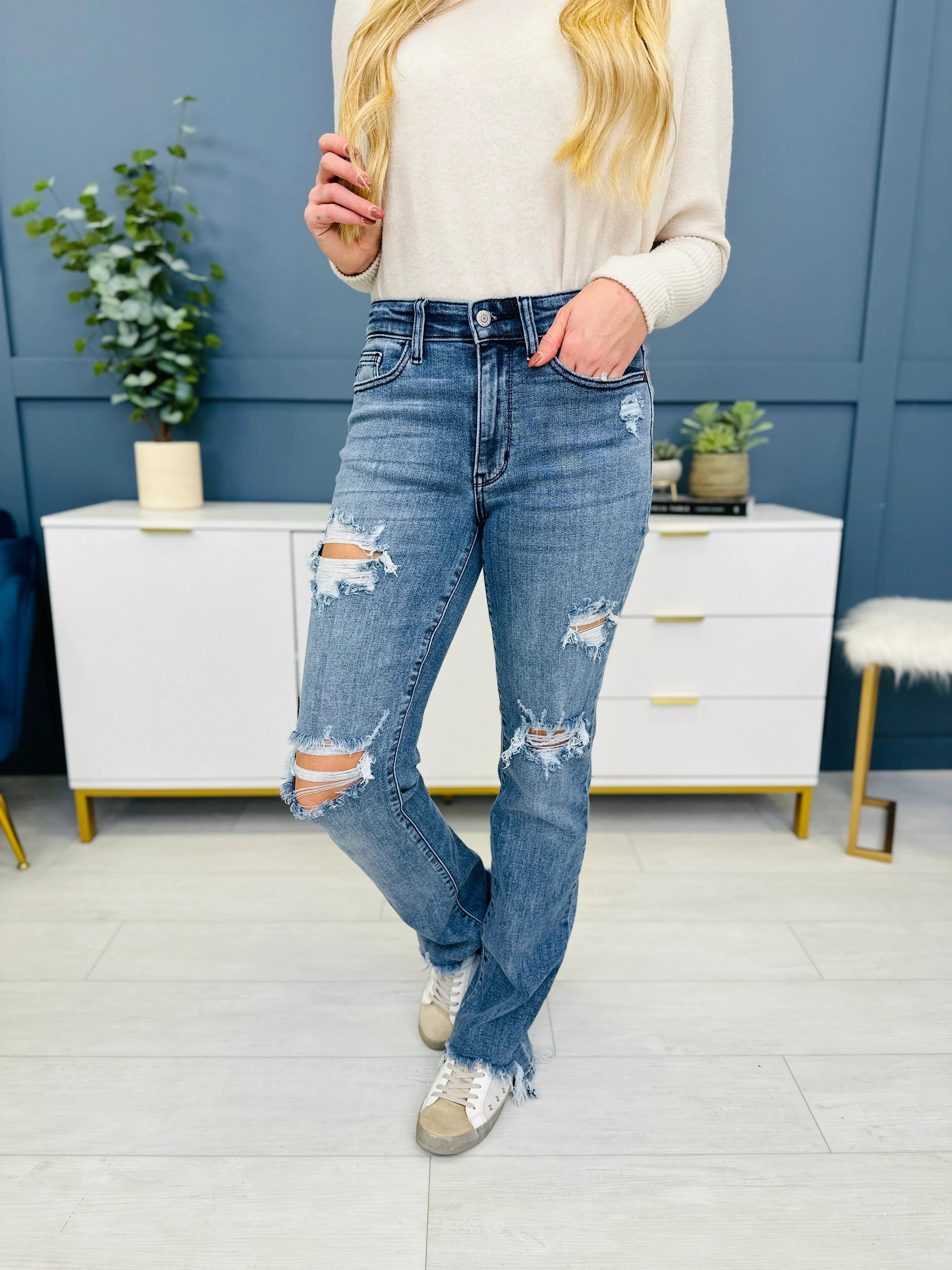 Judy Blue REG/CURVY Get Something Straight Mid Rise Jeans