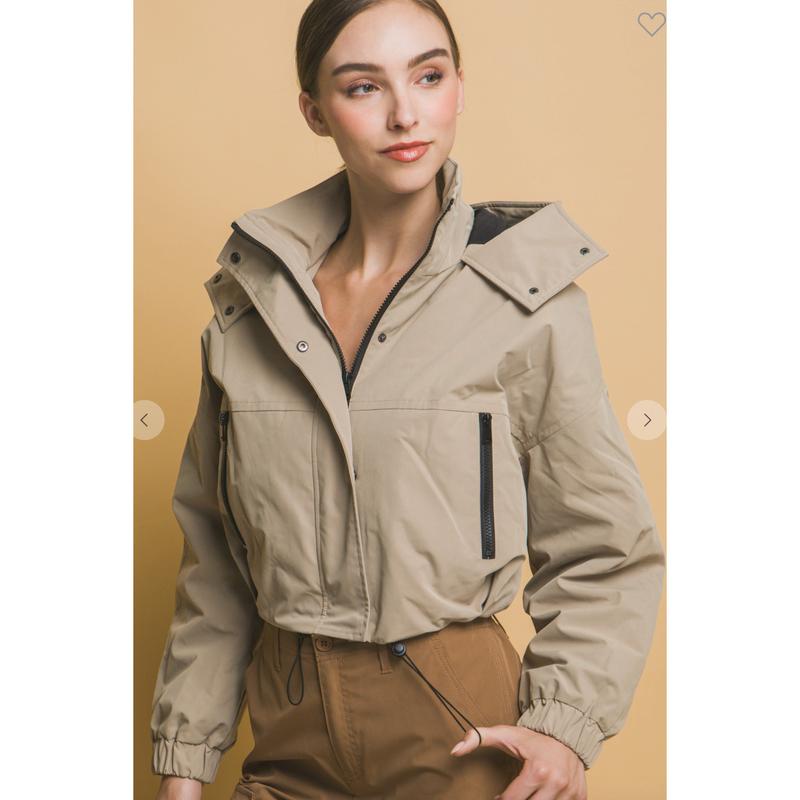 Cozy & Stylish Hooded Jacket – Perfect for All Seasons & Every Adventure