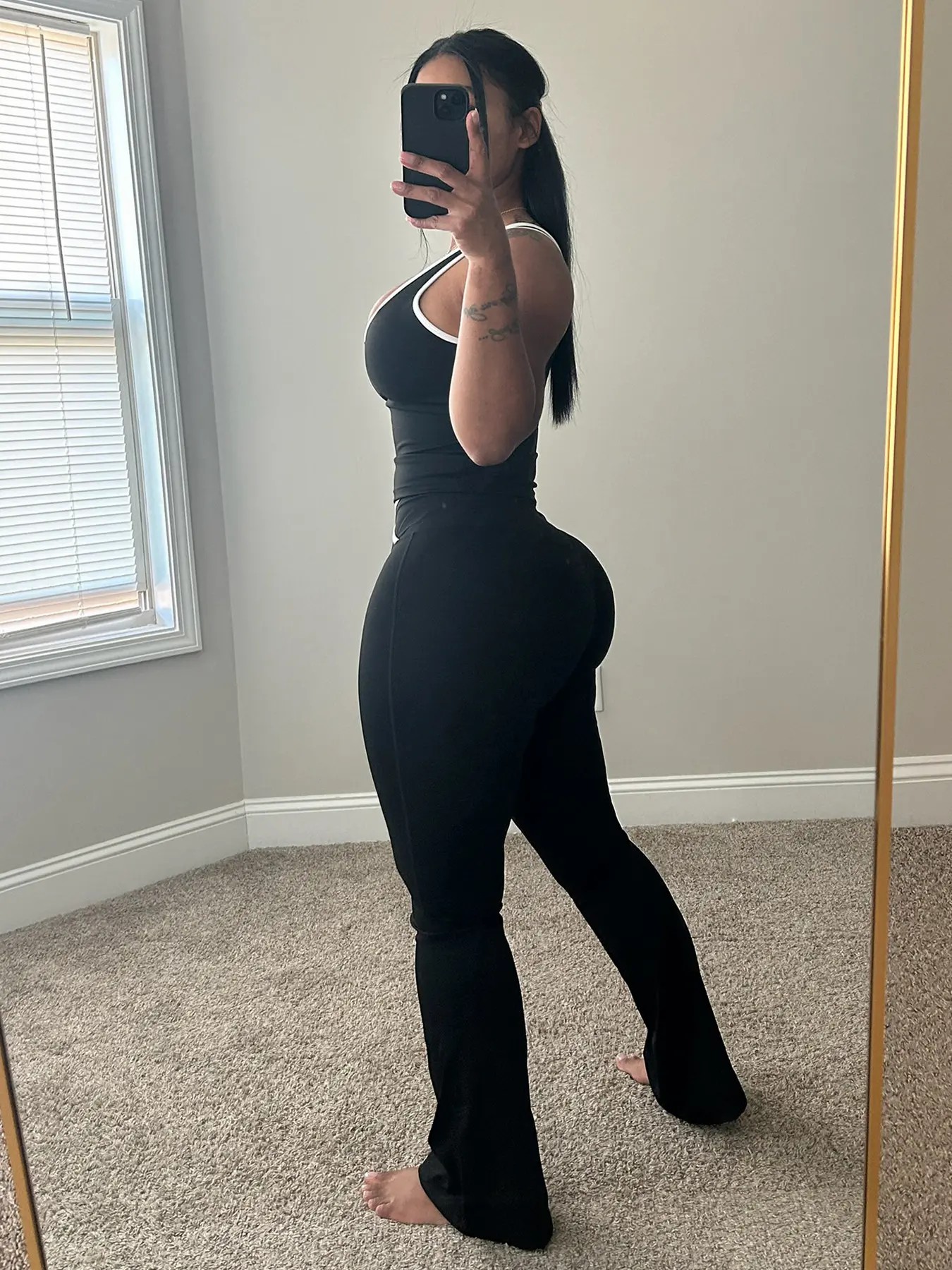 Women's Chic Colorblock Sleeveless Tank & High-Waisted Flared Leggings Set