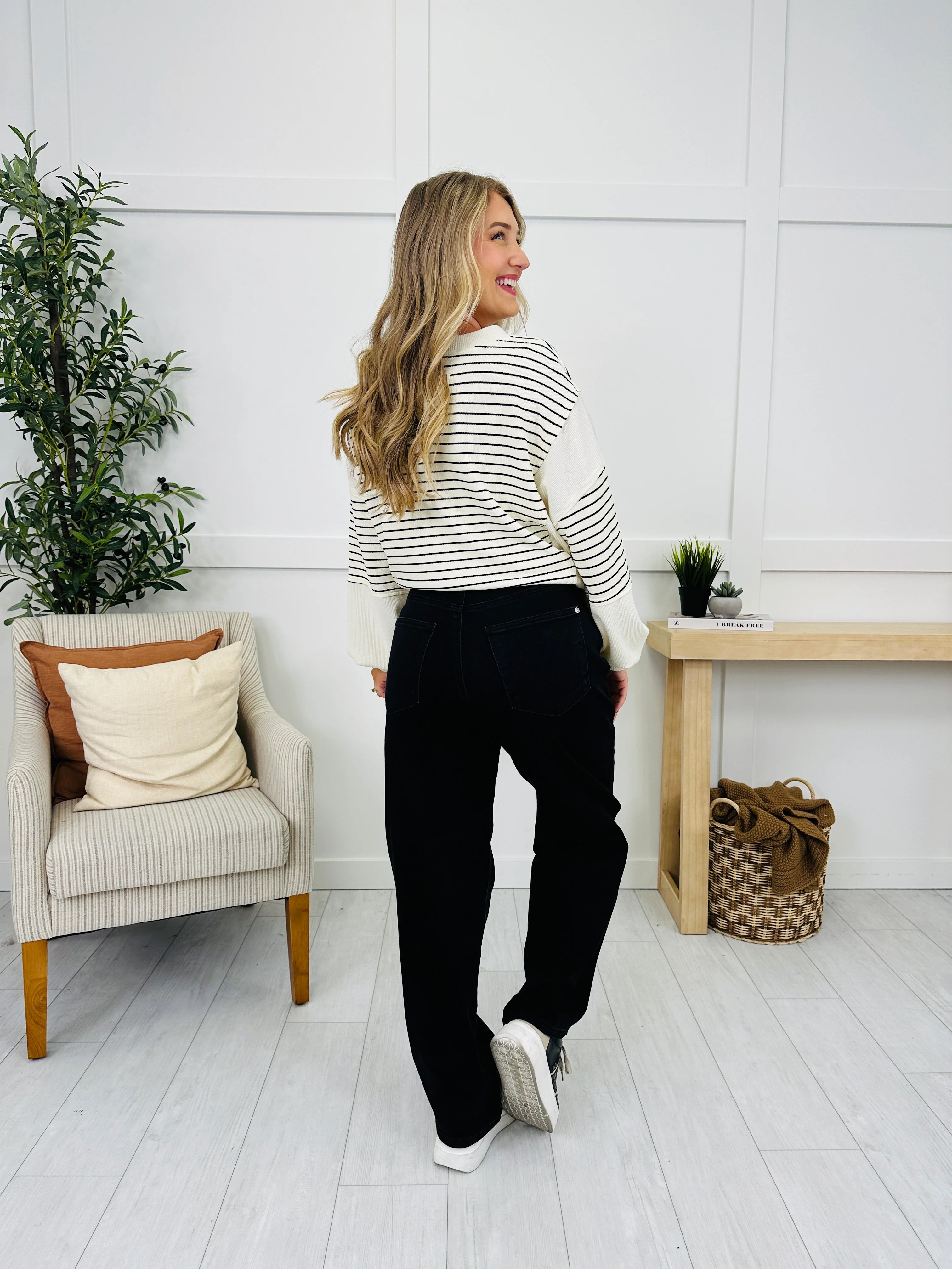 Judy Blue Bold & Barrel Rigid Magic Barrel Jeans