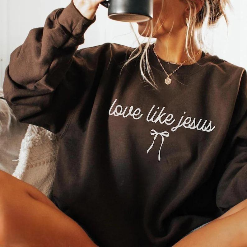 Women’s Faith-Inspired Crewneck Sweatshirt – “Love Like Jesus”