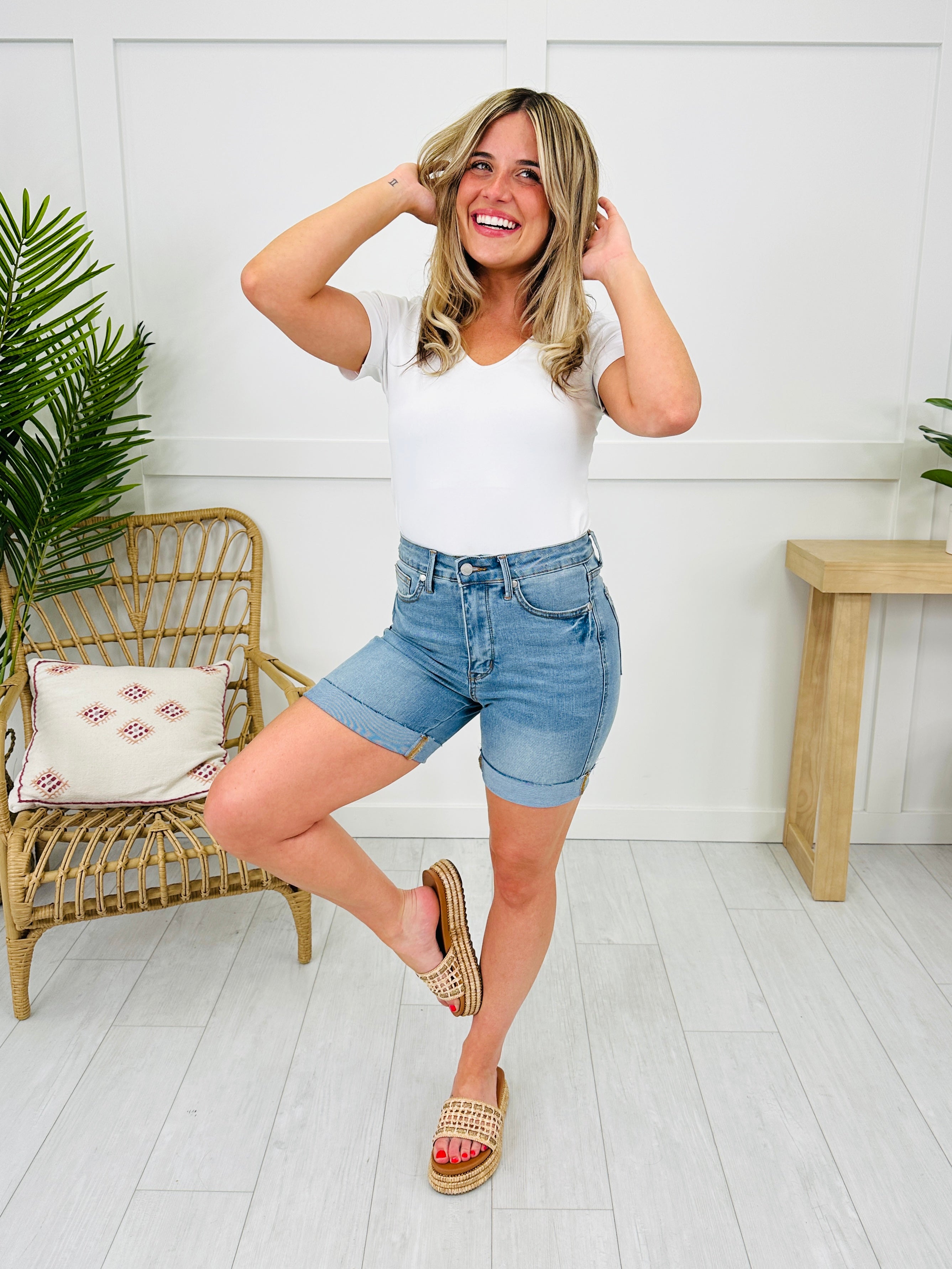 Judy Blue Confident and Cooling Tummy Control Shorts in Reg/Curvy