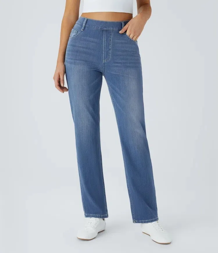 Stretch-Knit Straight-Leg Jeans with Multiple Pockets