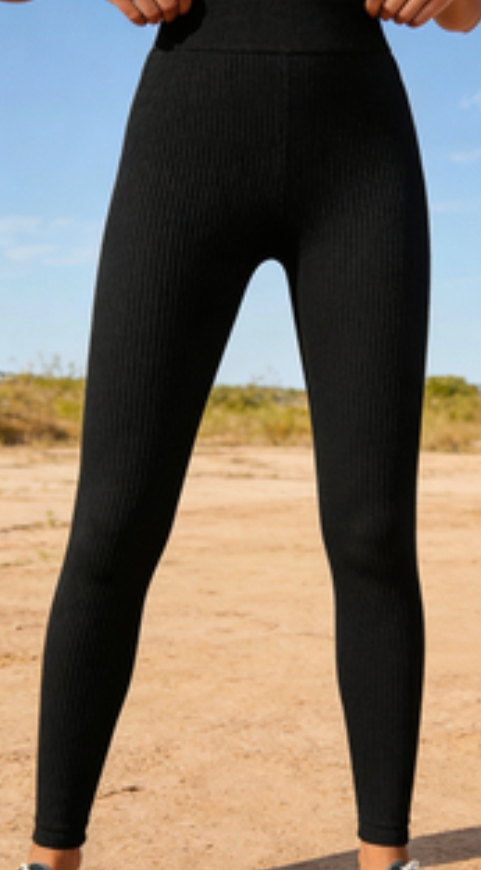 Slim-Fit Knit Leggings (Black & White)