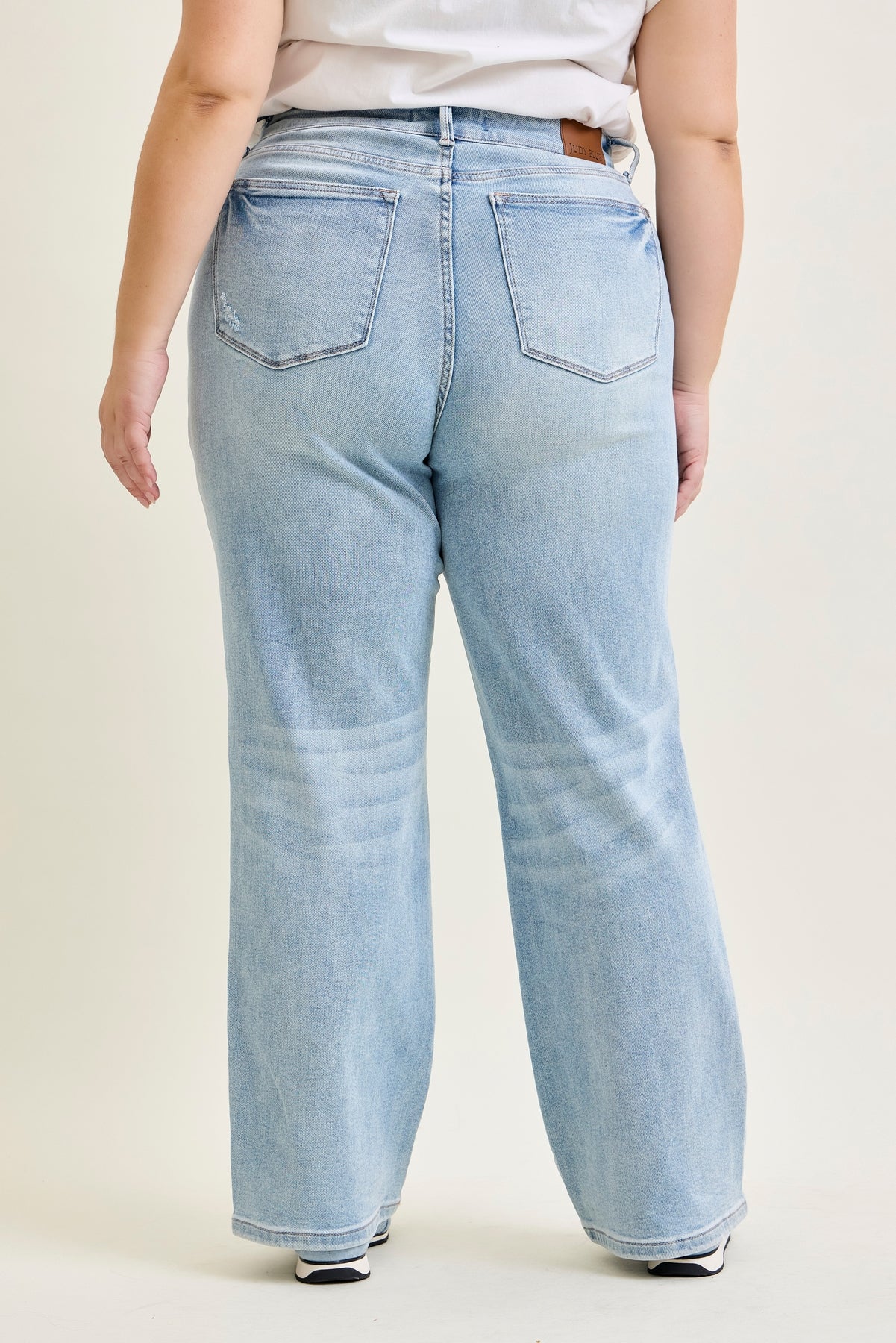 Laurel High Rise Rigid Magic 90's Straight Jeans - PLUS