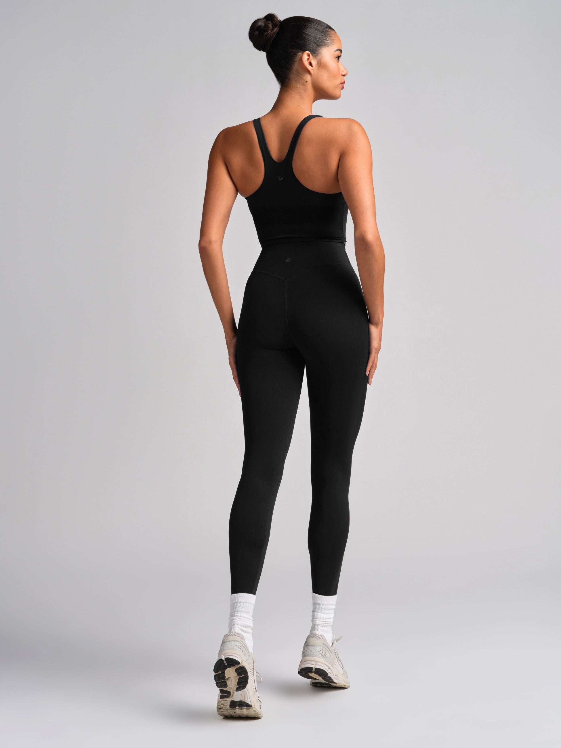 ComfrtCore™ V-Neck Crop Tank