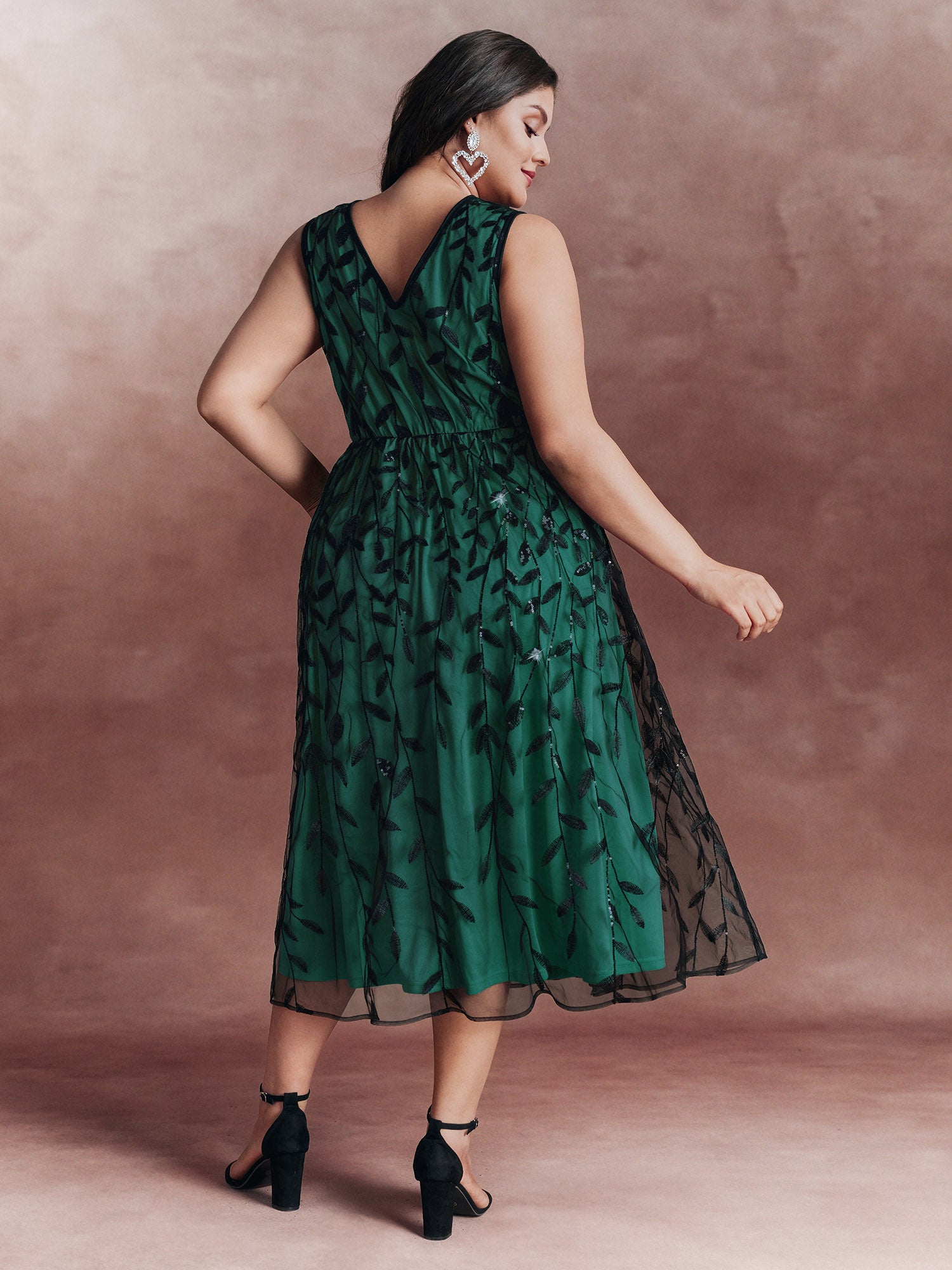 Sequin Embroidery Color Contrast V-Neck Midi Dress