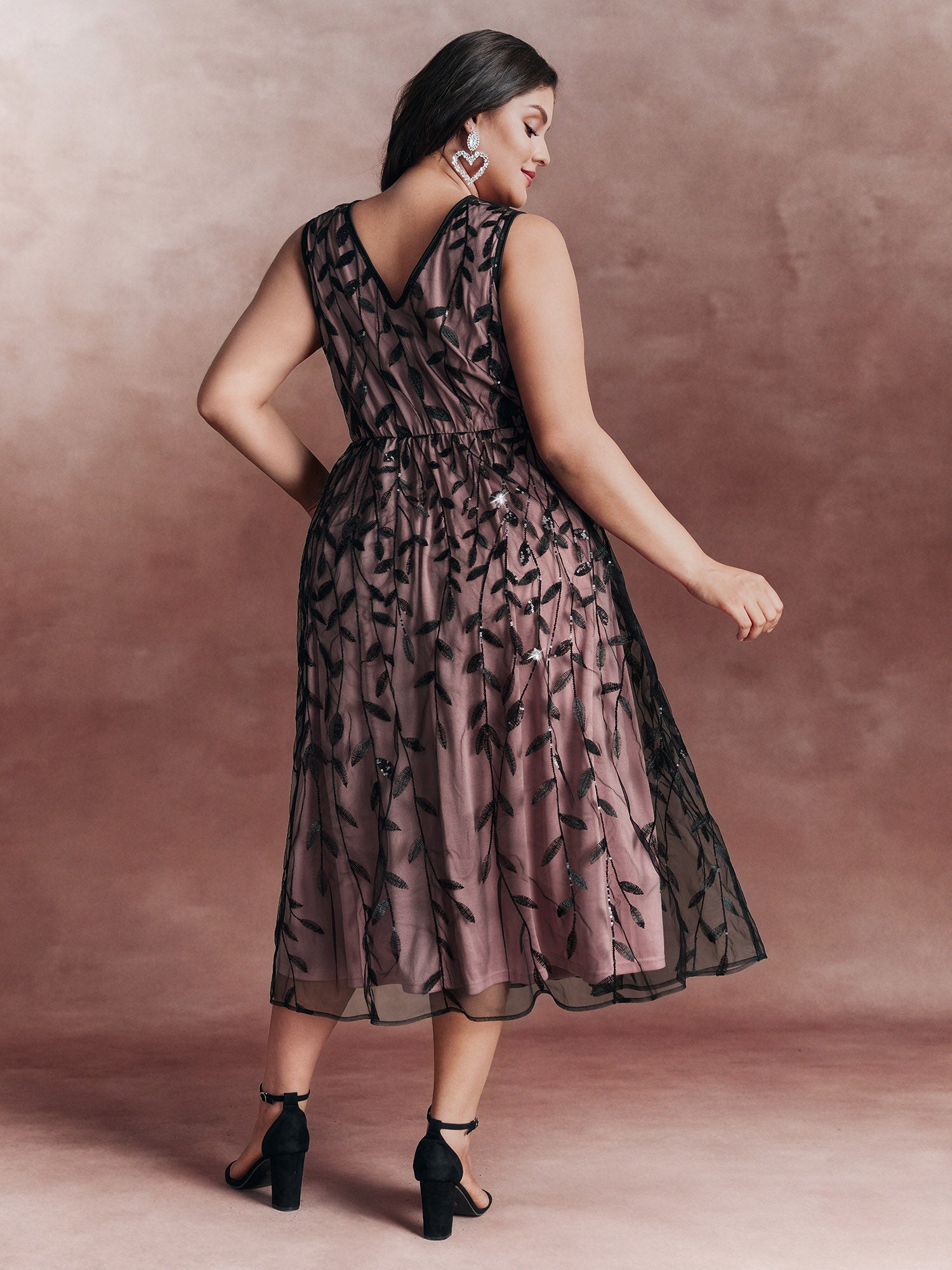 Sequin Embroidery Color Contrast V-Neck Midi Dress