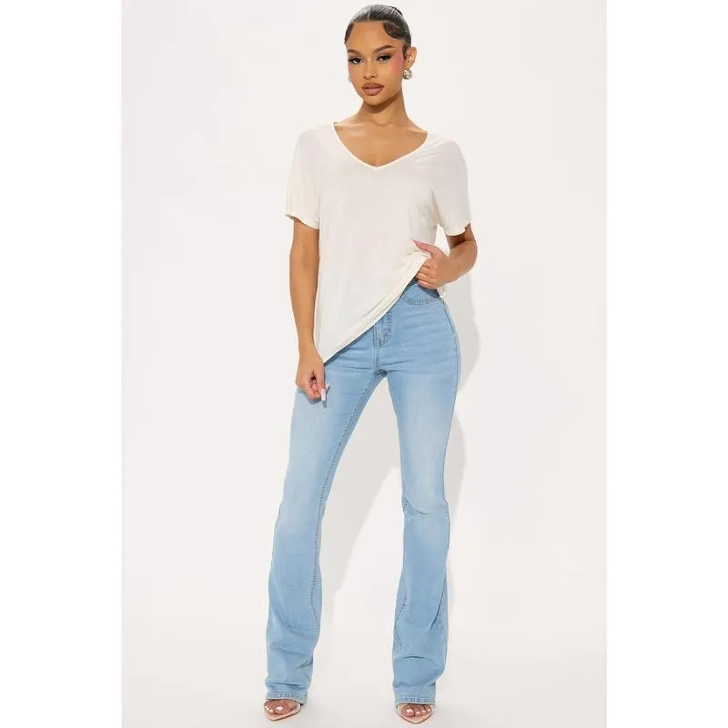 Tall Mesa Booty Lifting Stretch Bootcut Jeans - Light Wash