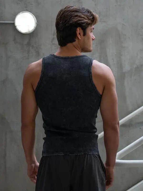 🔥Men’s Ultra-Soft Distressed Fitted Tank