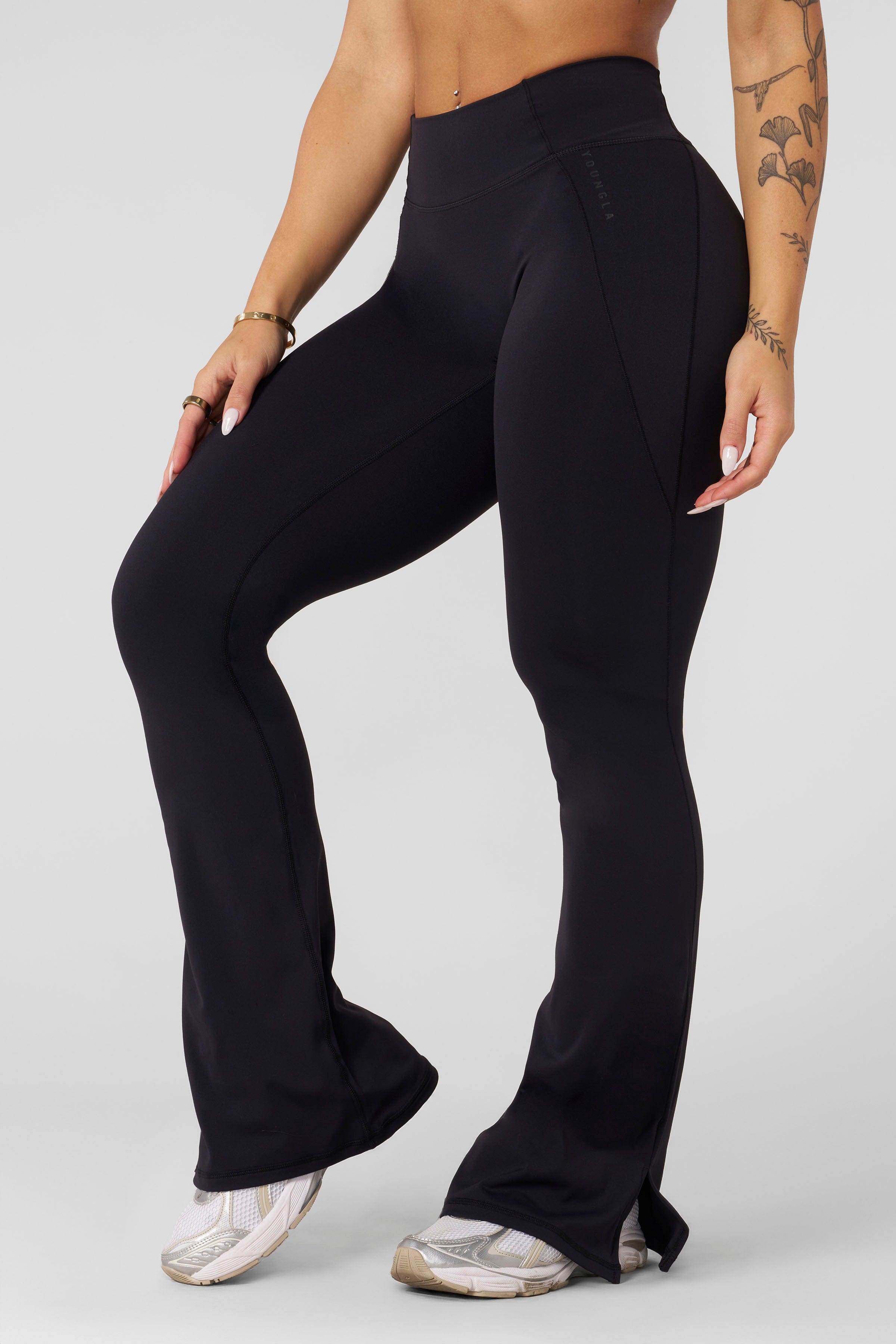 W285 - Elevate Flare Leggings