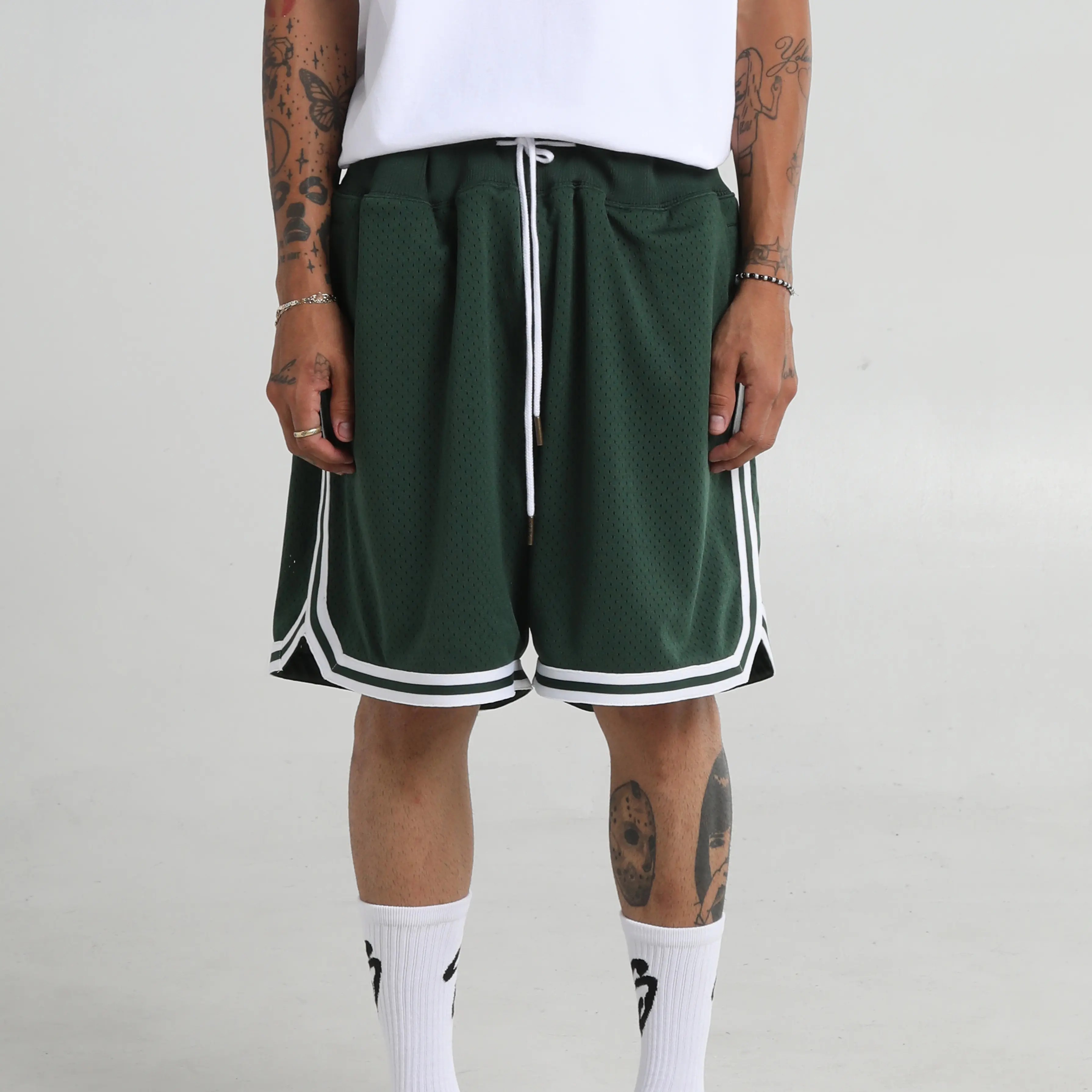 Retro Basketball Shorts – Tonal Ribbing, 3 Pockets, Wide Leg Opening