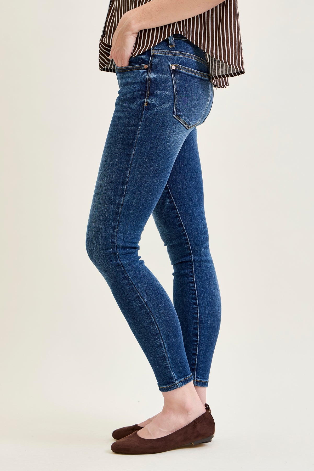 Ella Mid Rise Handsand Classic Skinny Jeans