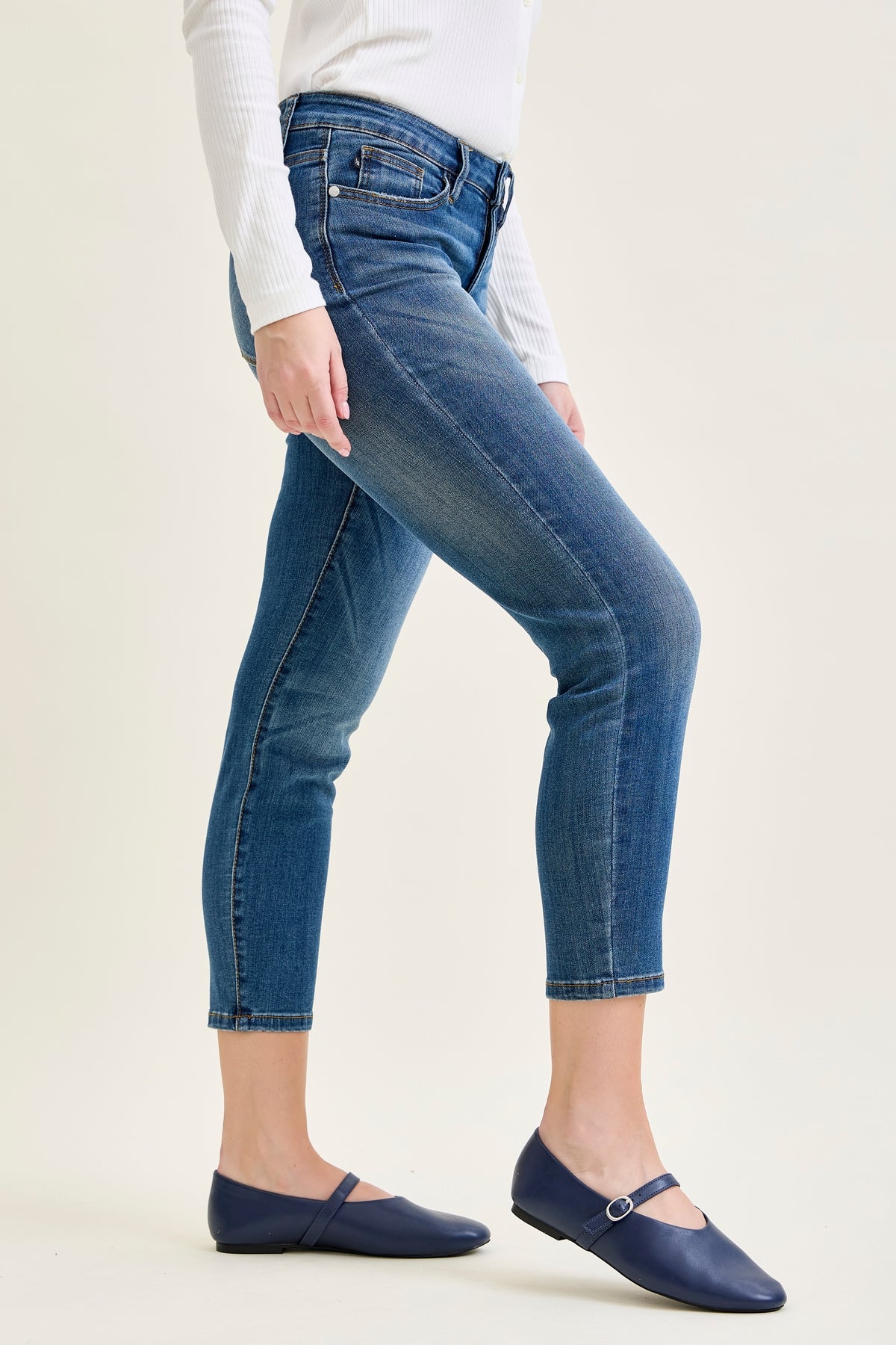 Abbey Relaxed Fit in Vintage Wash