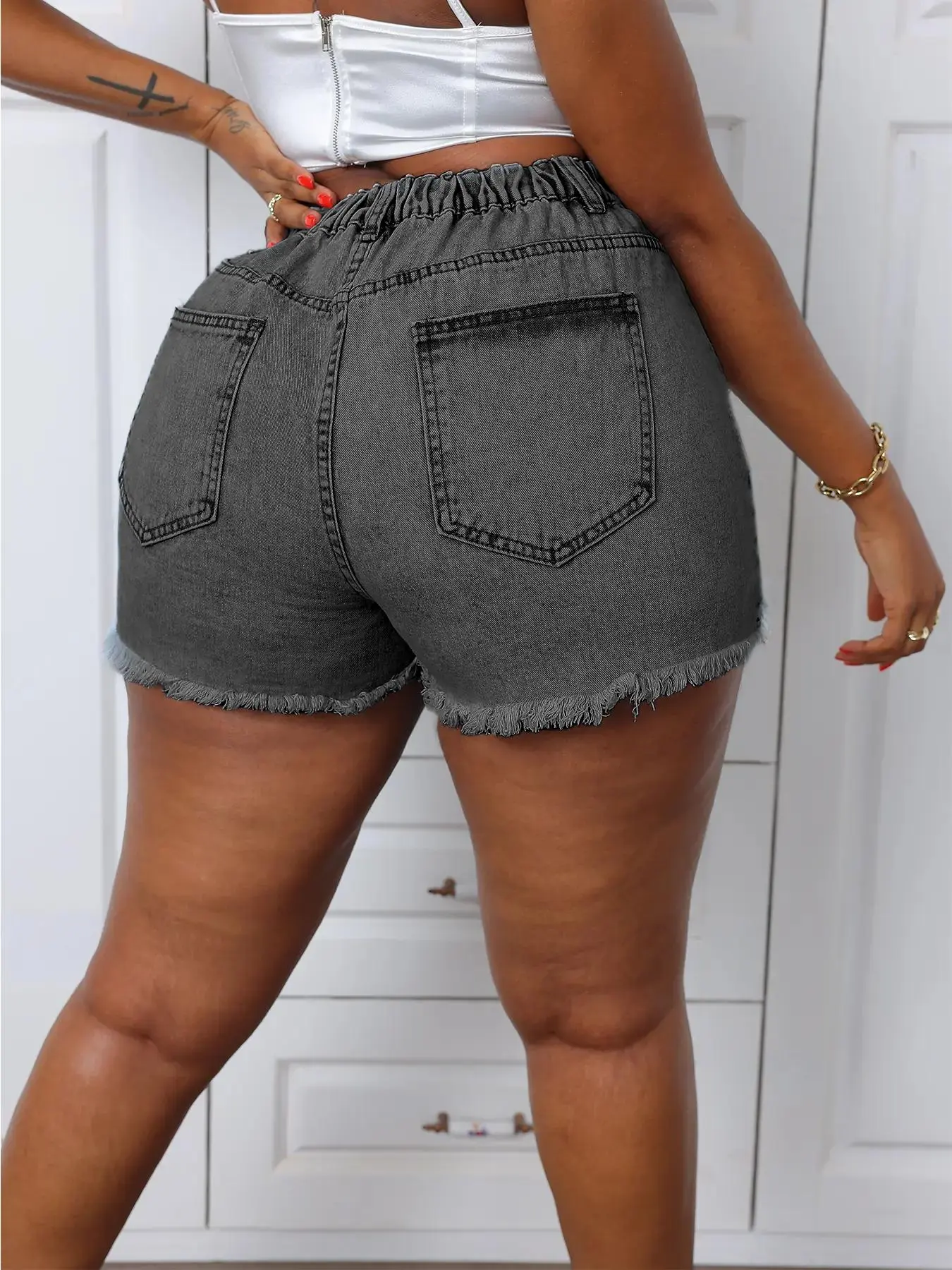 Plus Size Ripped High Waist Denim Shorts, Fashion Casual Pocket Shorts for Daily Outdoor Wear, Women Jeans Shorts for Summer