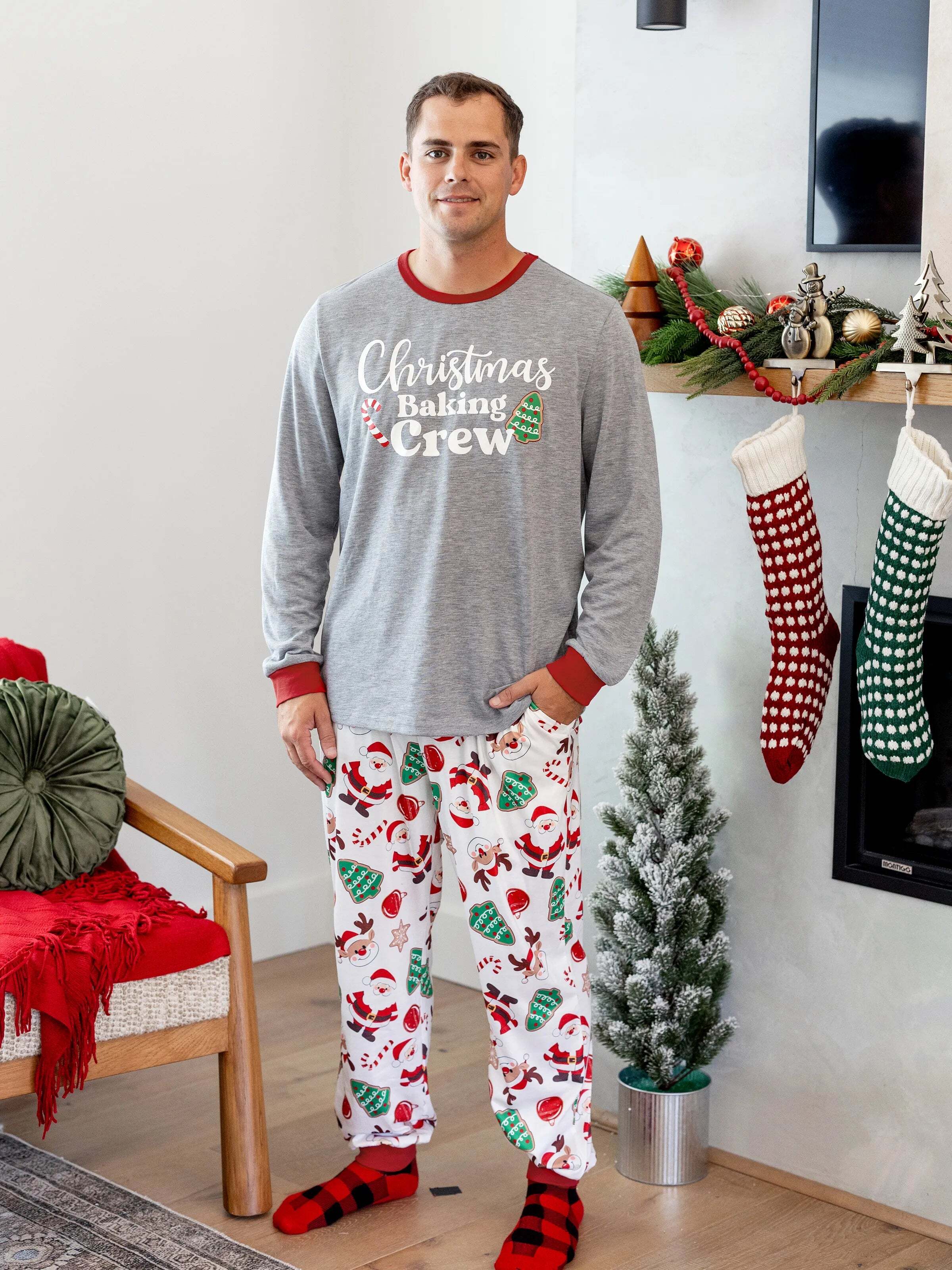 Christmas Matching Family Pajamas Set Glow In The Dark Santa Claus Christmas-themed Print PJS with Christmas Socks Color block