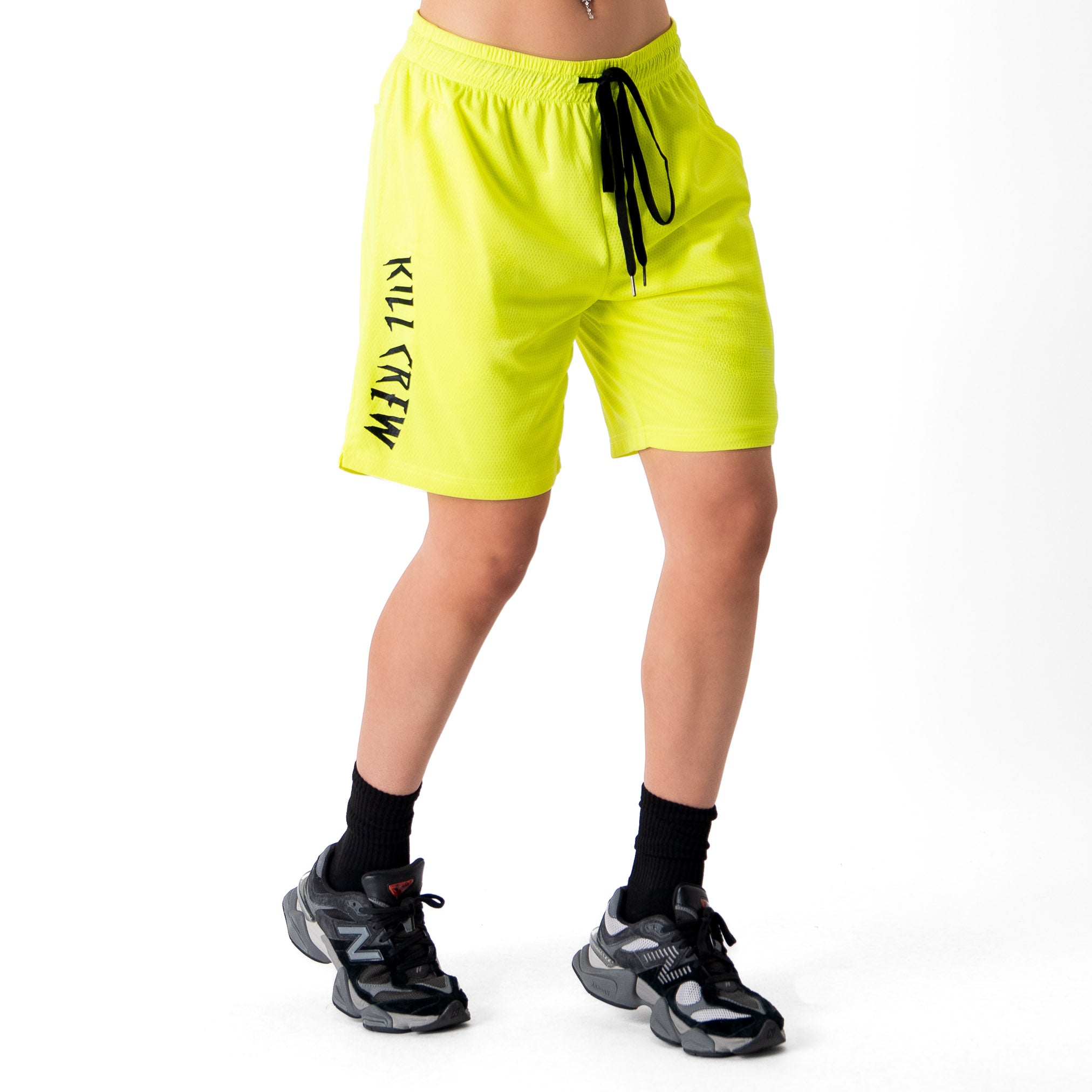 RELAXED CUT SHORTS EMBROIDERED FLAG - NEON YELLOW