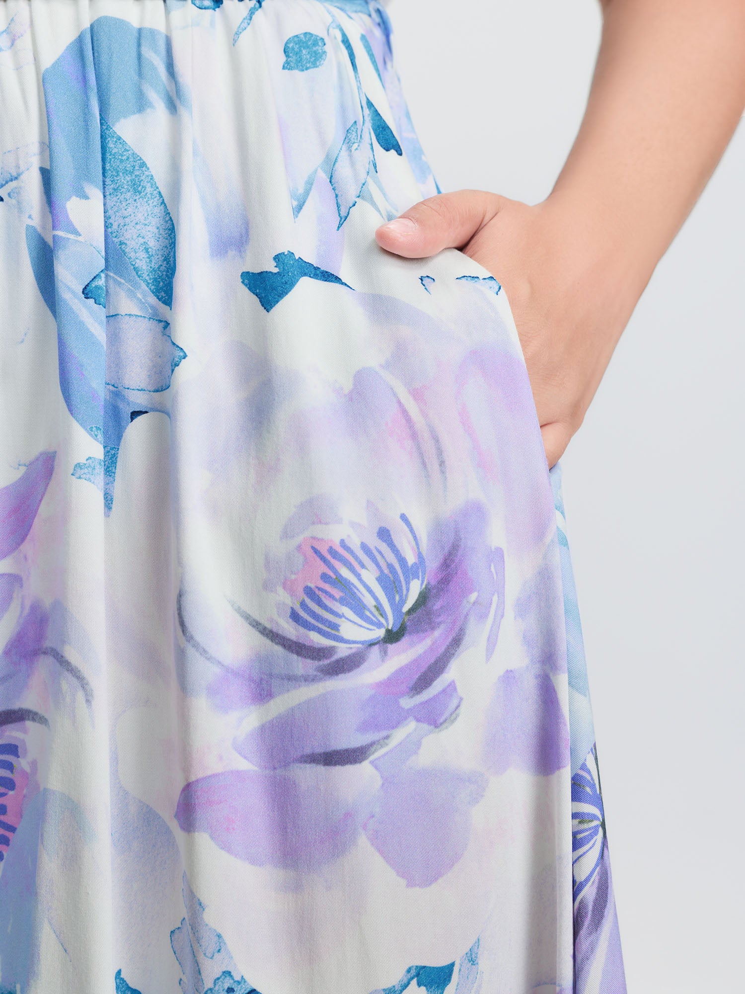 Floral Breeze Print Halter Neckline Midi Dress