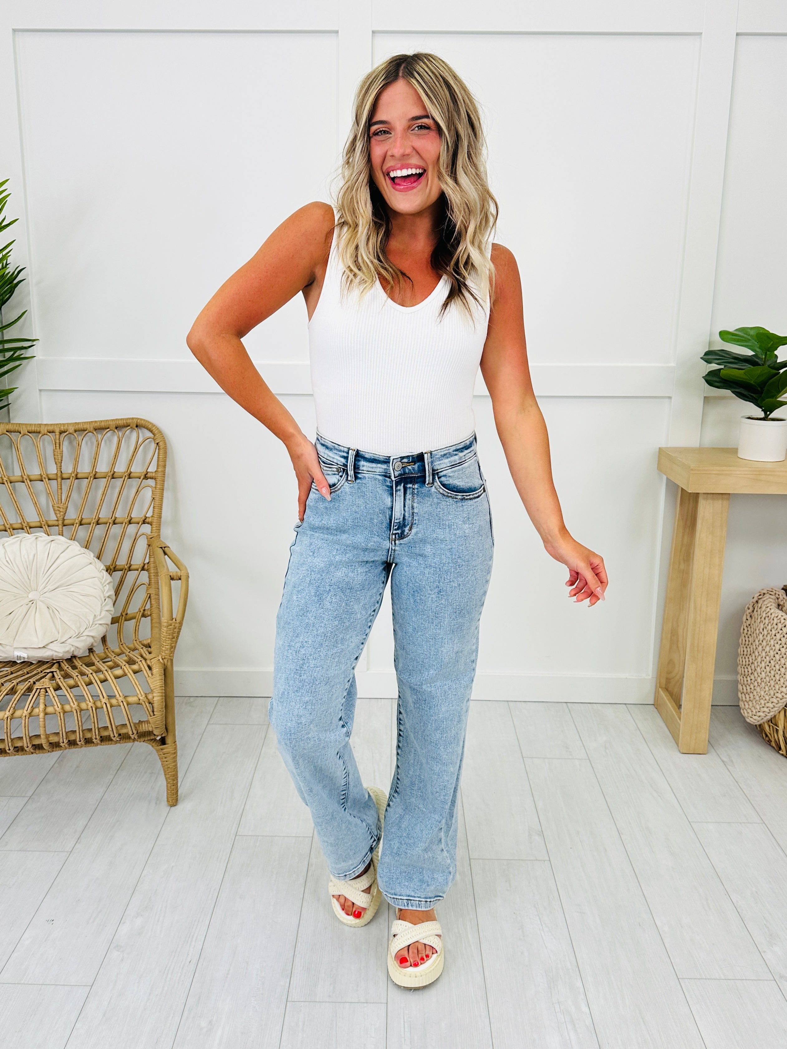 Judy Blue Caught Feelings Straight Fit Jeans