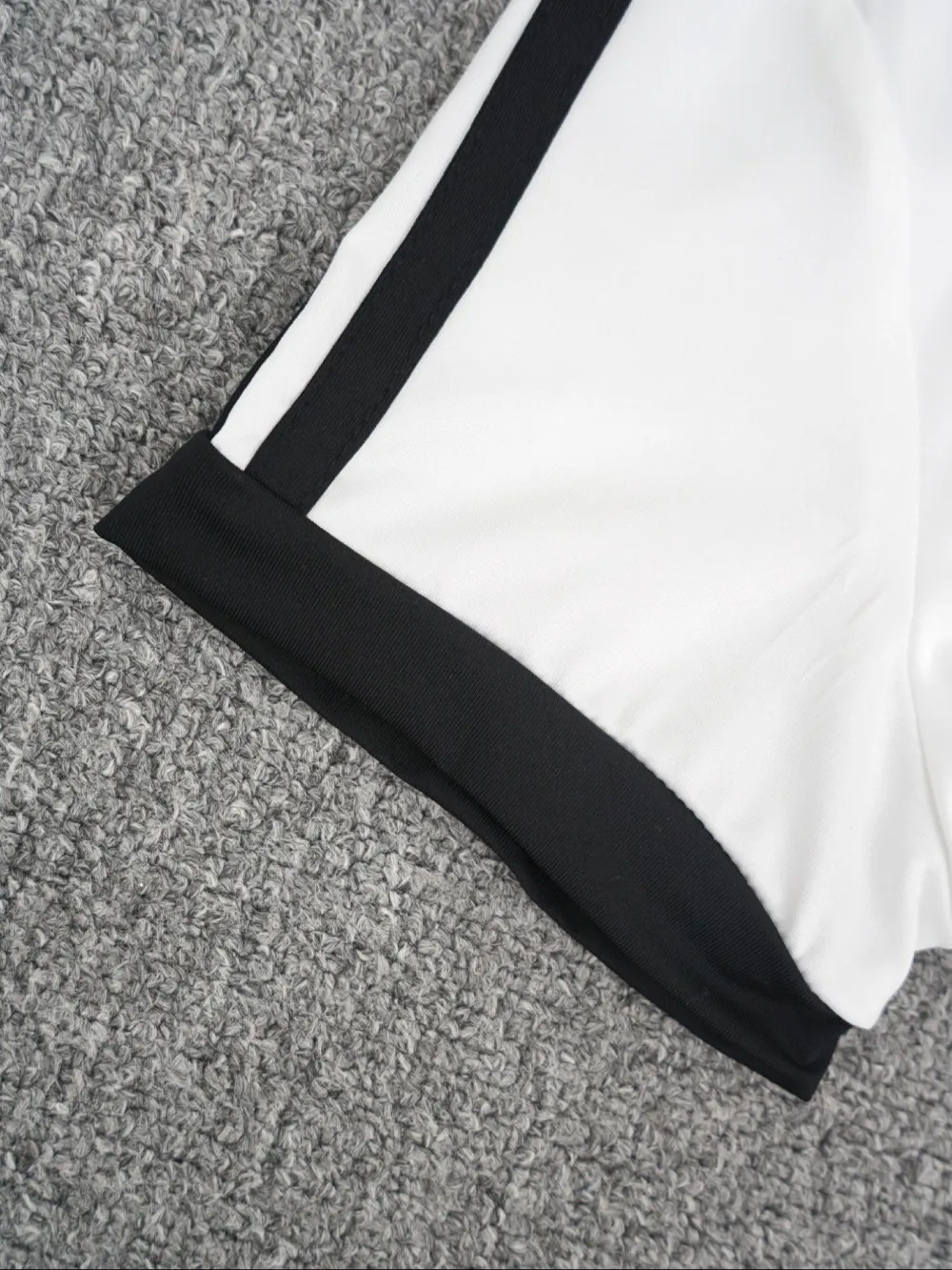 Hot-girl Style Contrast Binding Short Top and Letter Tape Wide Leg Pants, Women's Black & White Two-piece Set