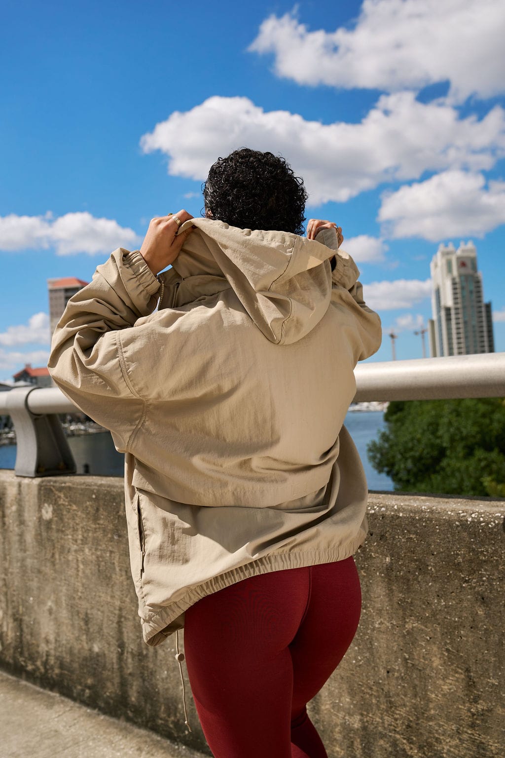 W5194 - Motion Windbreaker